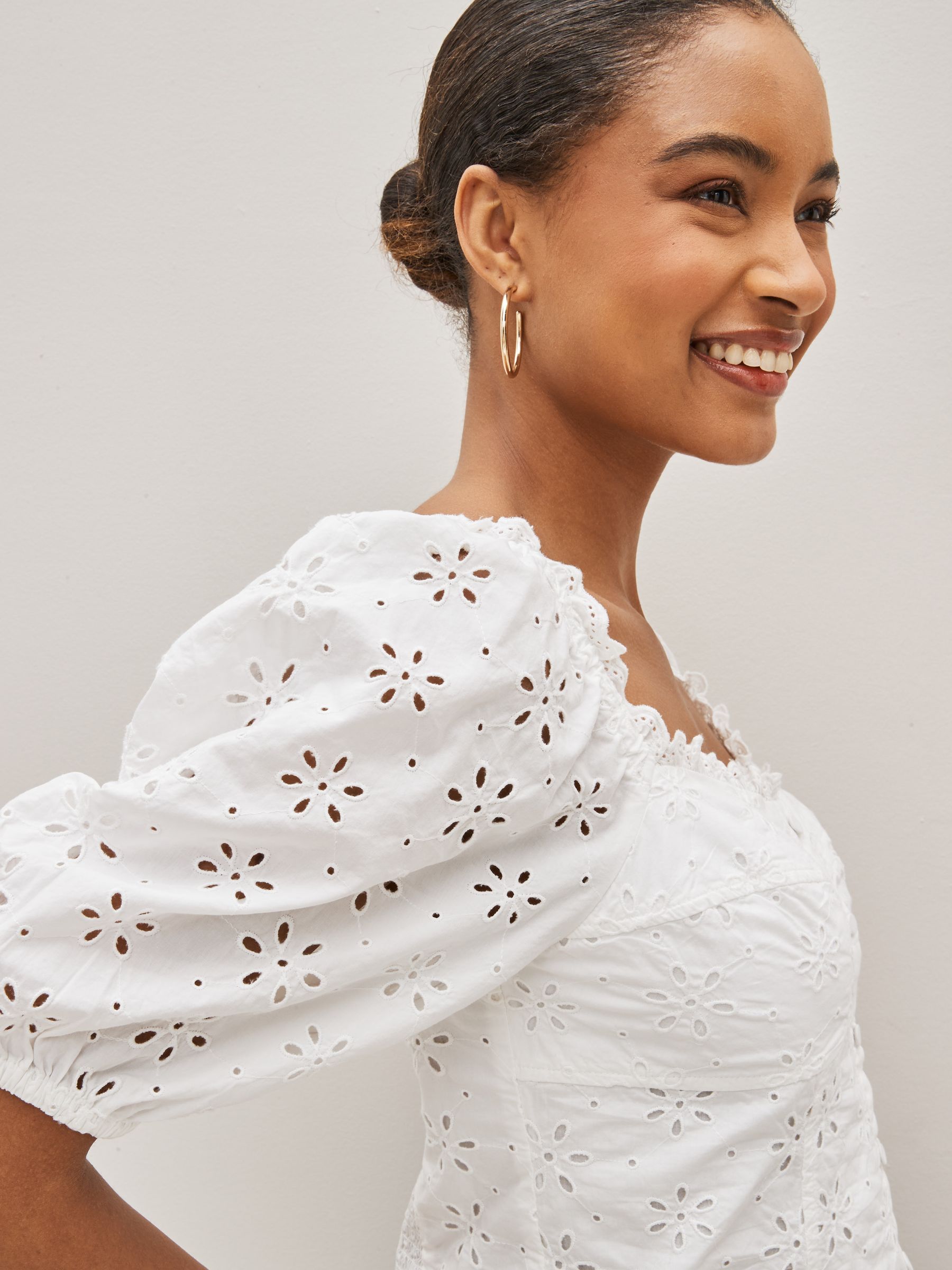 White Broderie Square Neck Puff Sleeve Blouse - Image 3 of 4