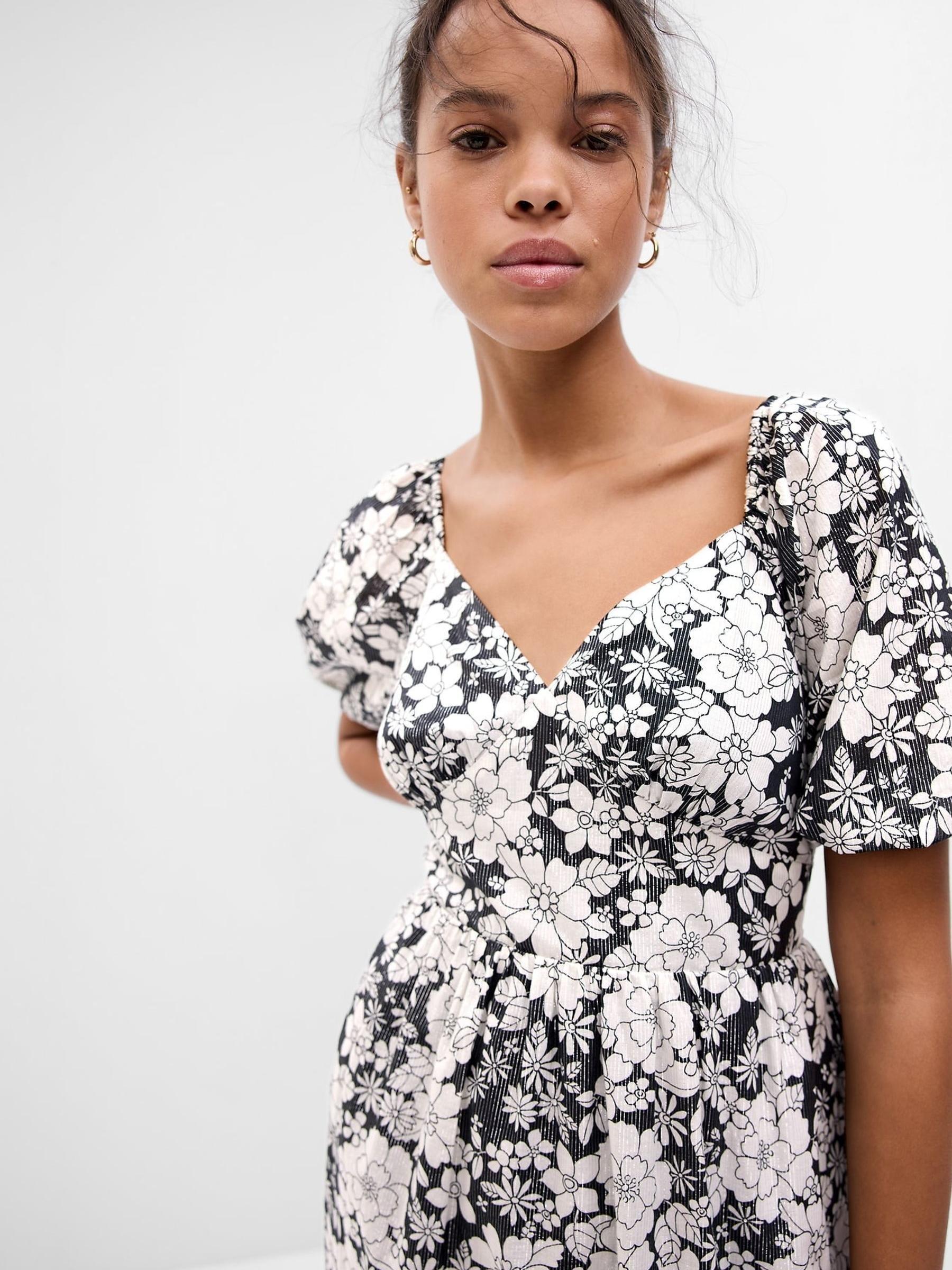 Black/White Floral Metallic Puff Short Sleeve Midi Dress - Image 4 of 4