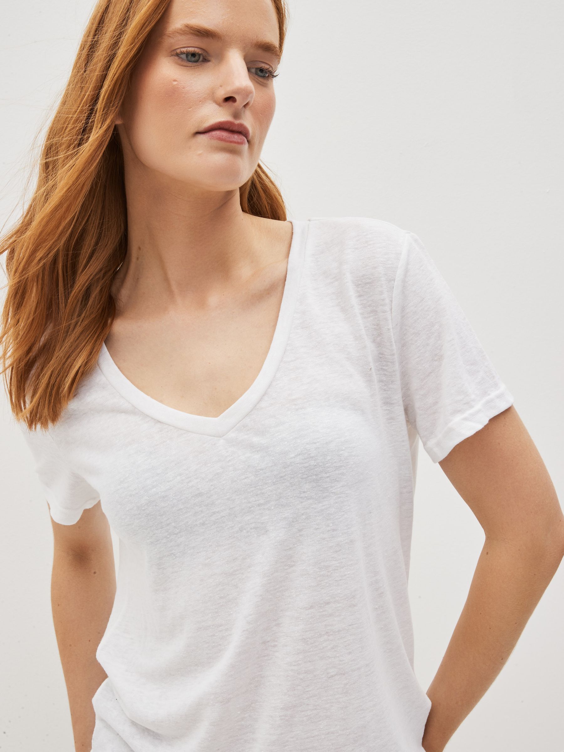 White Linen Blend Scoop Neck Short Sleeve T-Shirt - Image 4 of 5