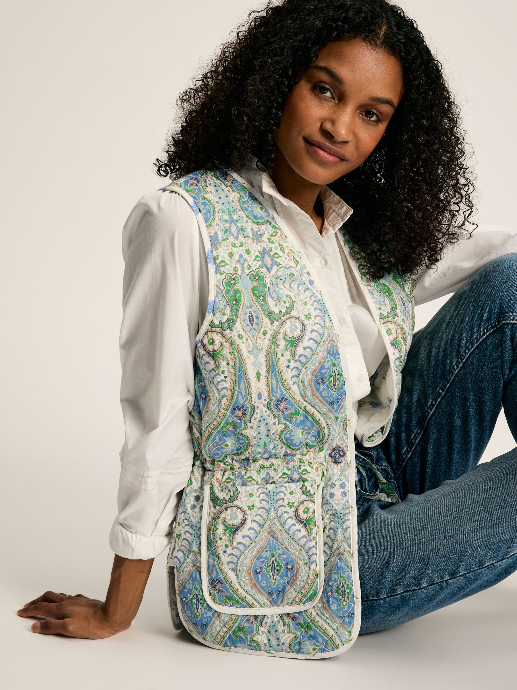 Hatfield Blue Paisley Cotton Quilted Gilet - Image 4 of 10