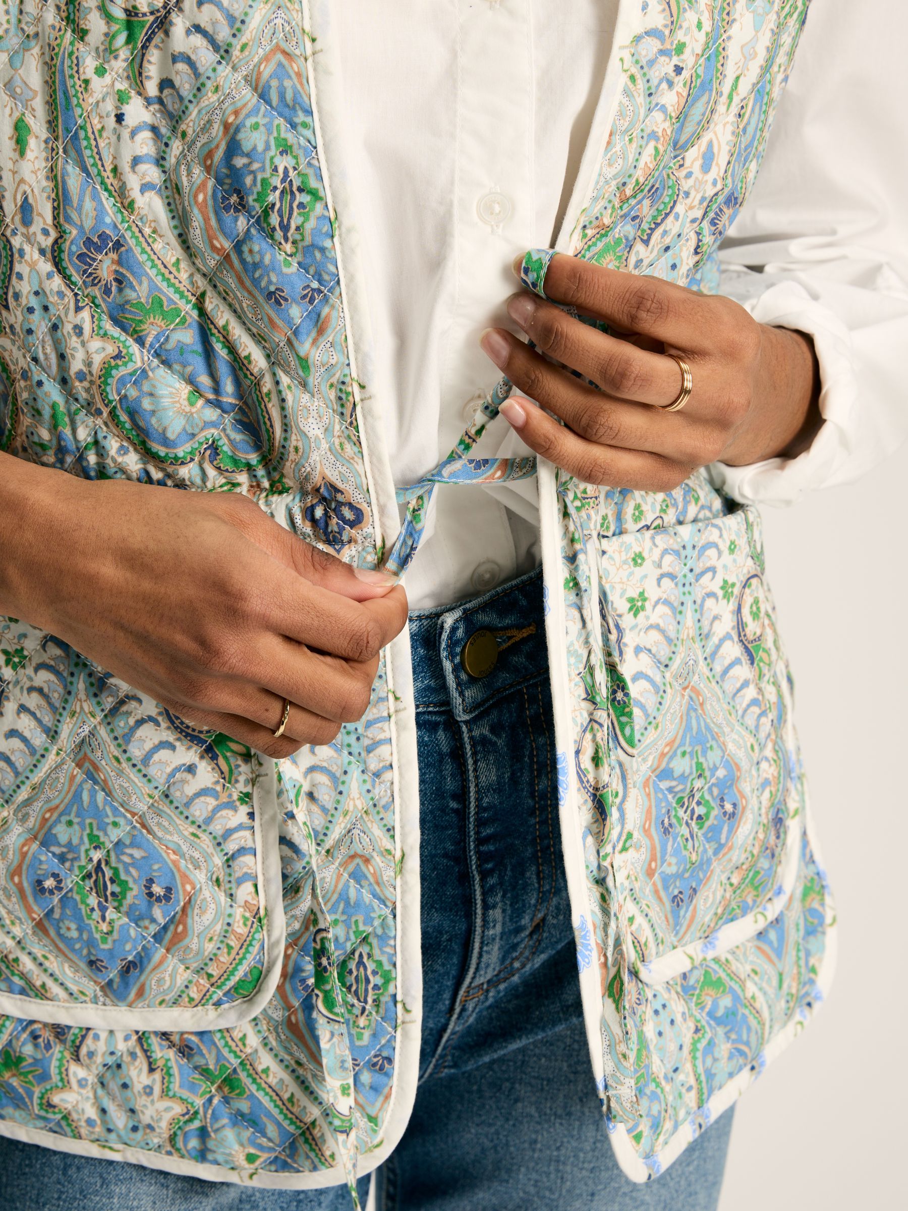 Hatfield Blue Paisley Cotton Quilted Gilet - Image 6 of 10