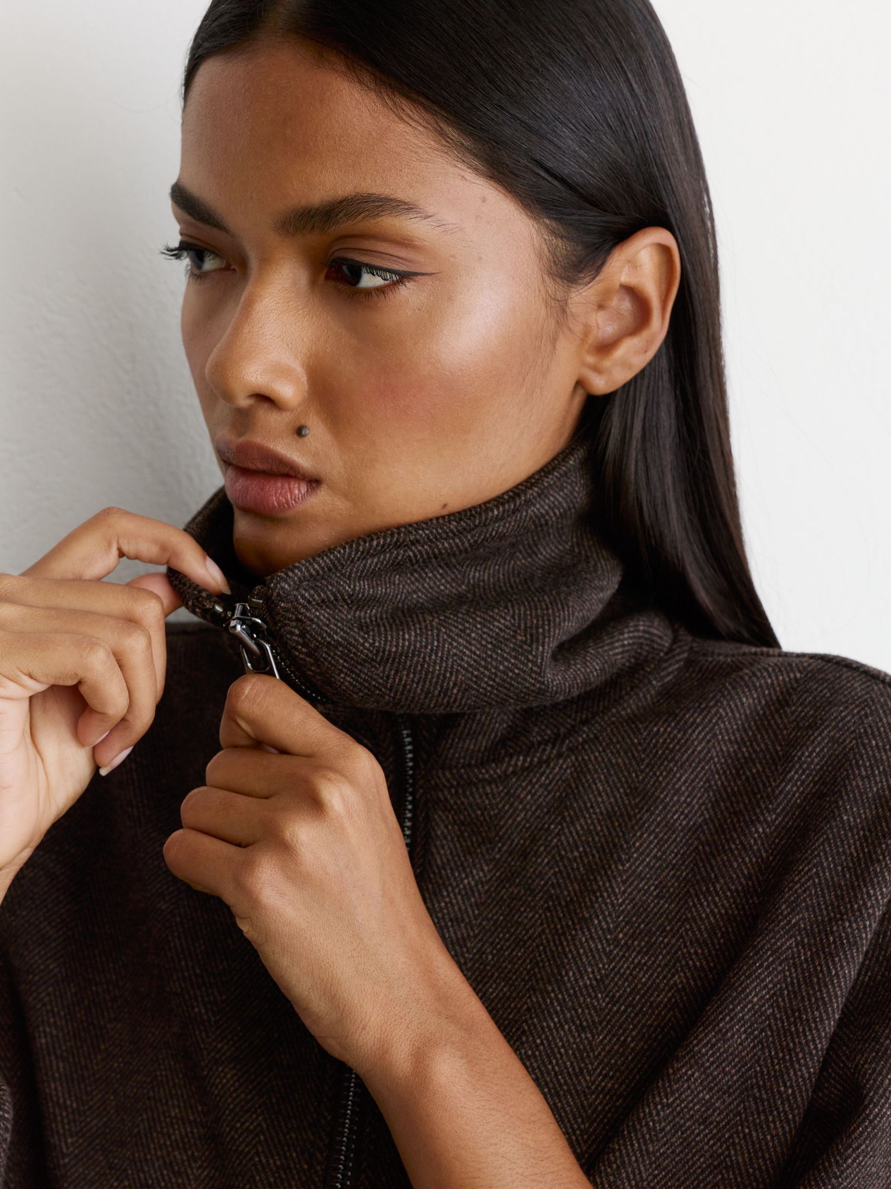 Herringbone Half-Zip Sweatshirt in Dark Brown - Image 4 of 6