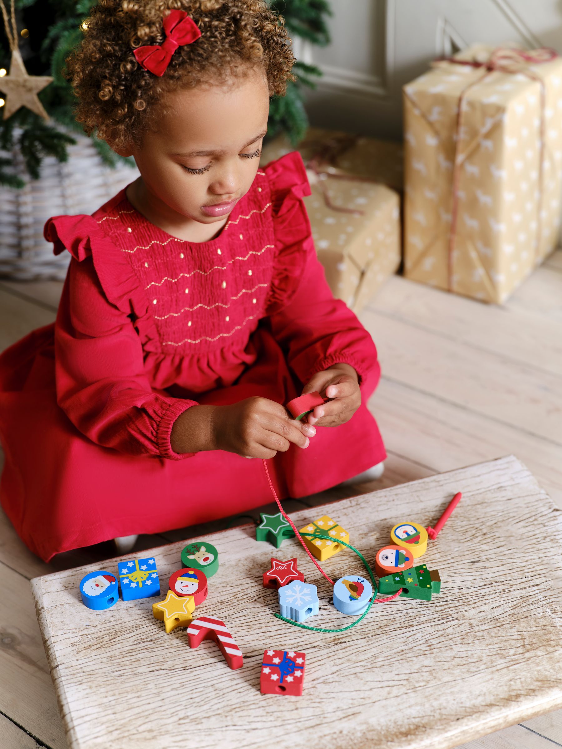 Christmas Threading Beads - Image 1 of 4