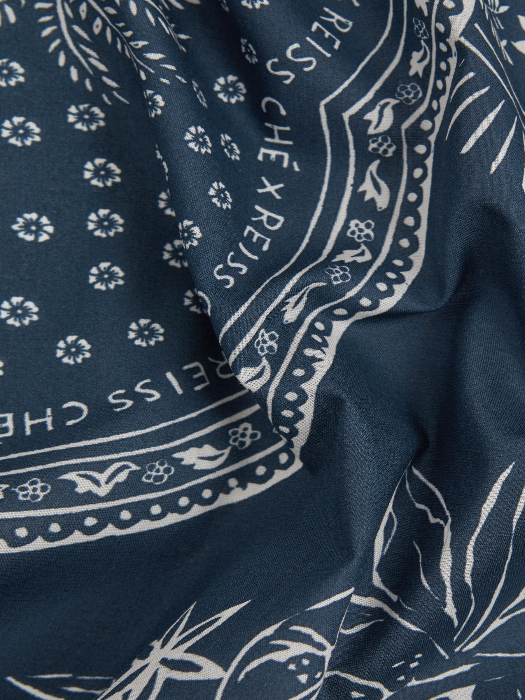 Reiss | Ché Cotton Paisley Print Bandana in Navy/White - Image 4 of 5