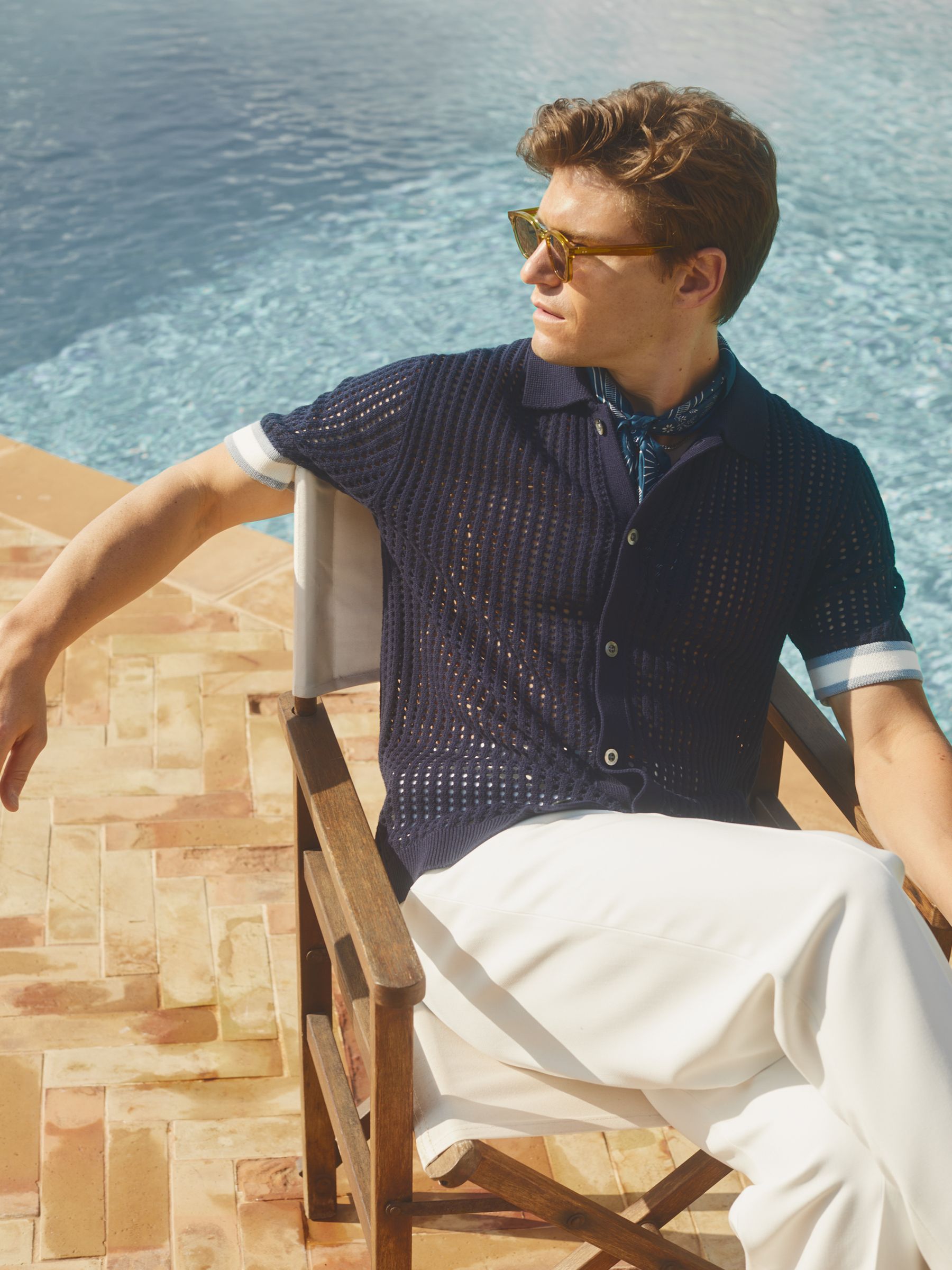Reiss | Ché Cotton Paisley Print Bandana in Navy/White - Image 5 of 5
