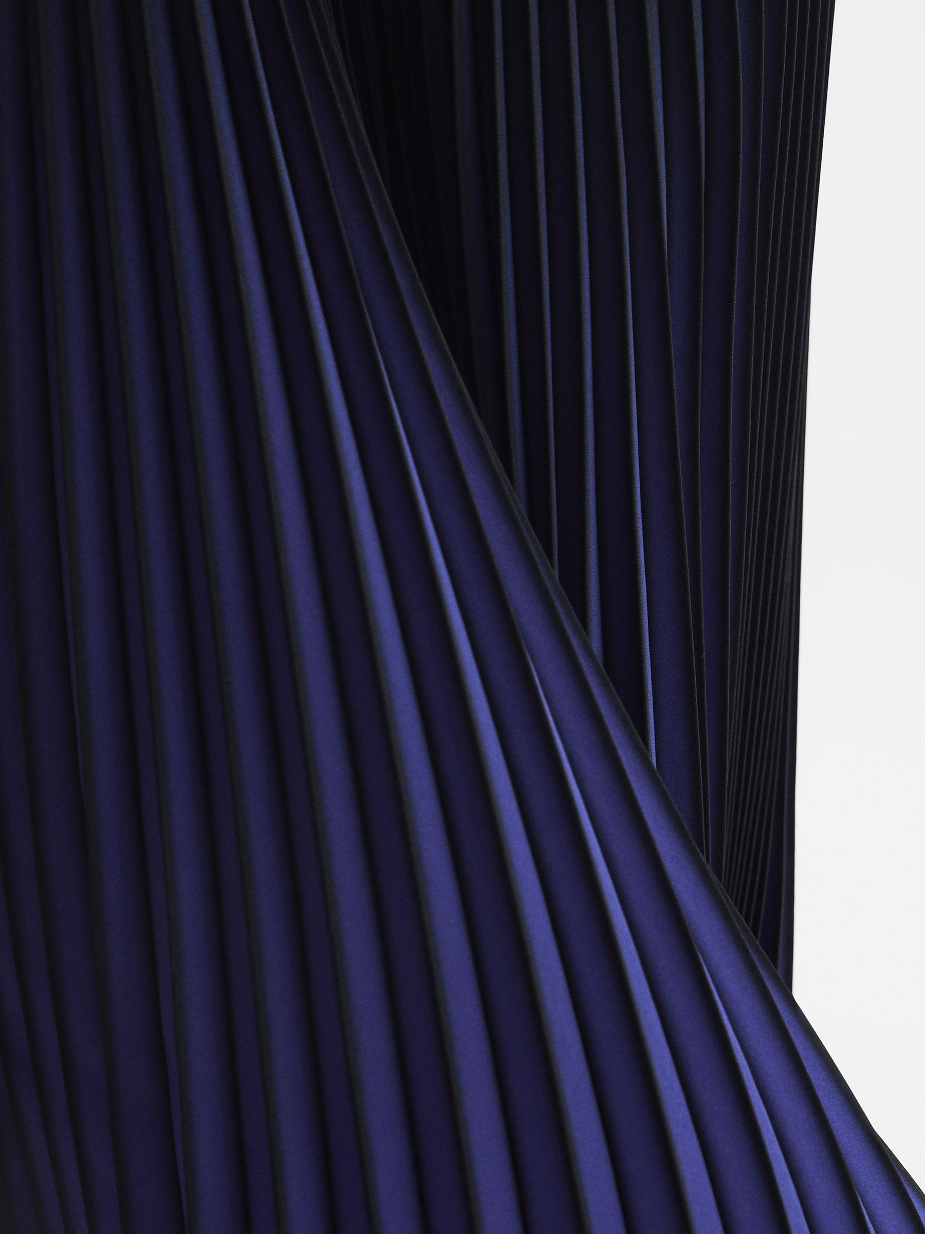 Ombre Pleated Midi Skirt in Purple - Image 4 of 5