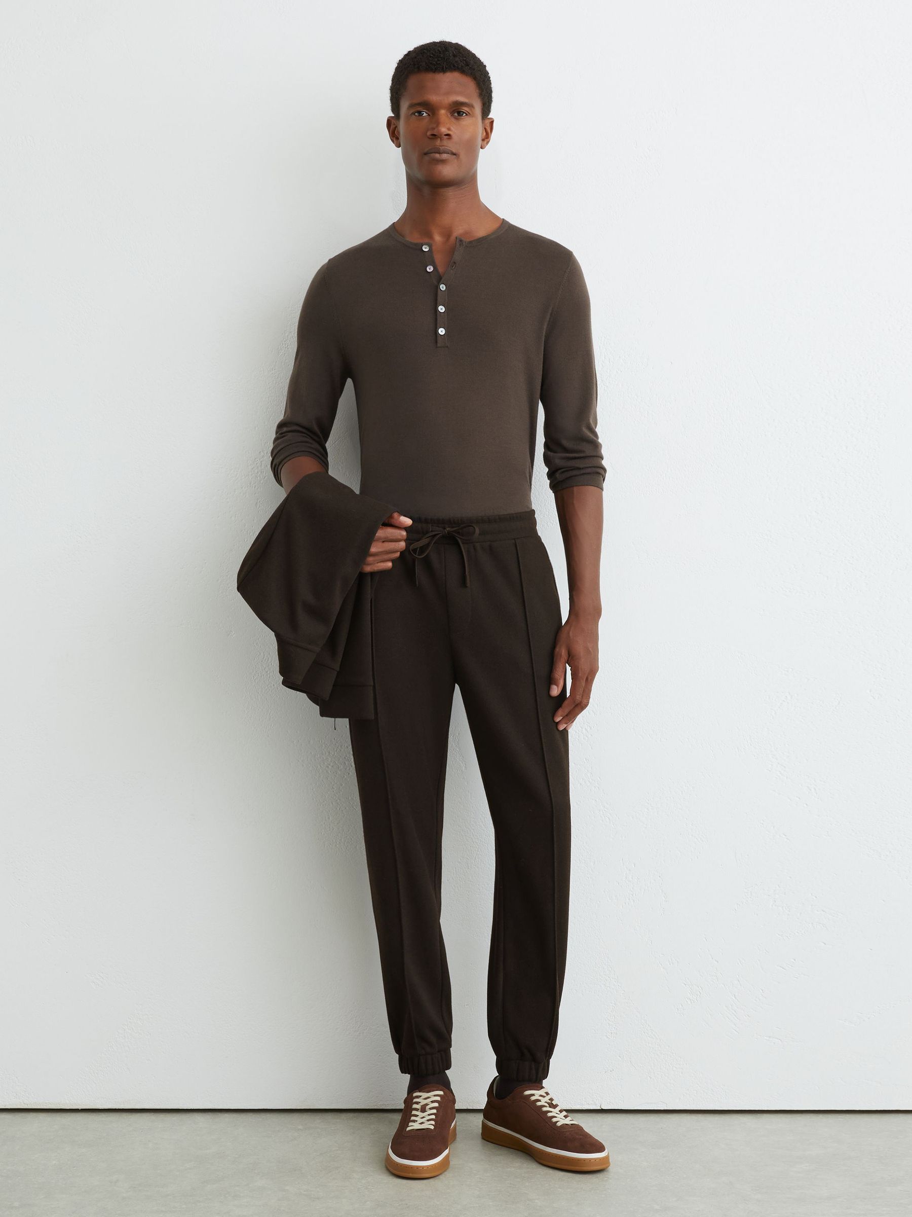 Herringbone Cuffed Drawstring Joggers in Dark Brown - صورة 1 من 7