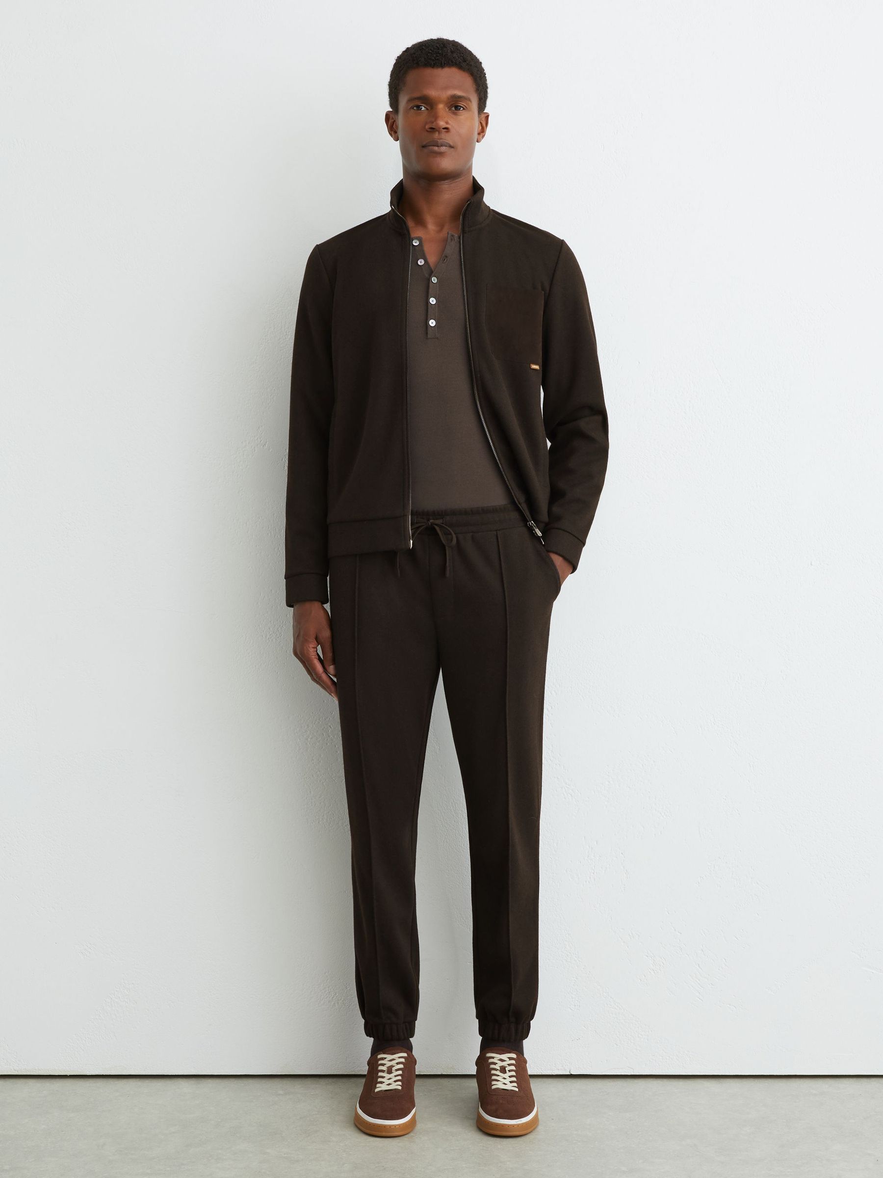Herringbone Cuffed Drawstring Joggers in Dark Brown - صورة 6 من 7