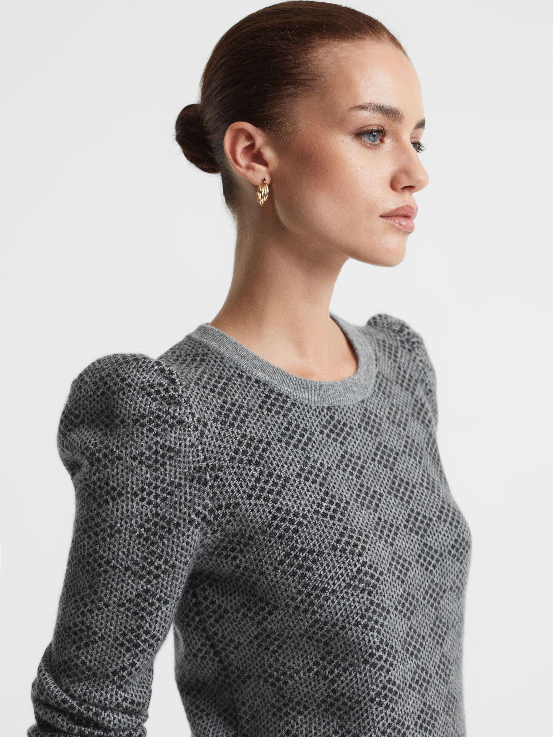 Madeleine Thompson Wool-Cashmere Check Puff Sleeve Jumper in Grey/Charcoal - Image 4 of 5