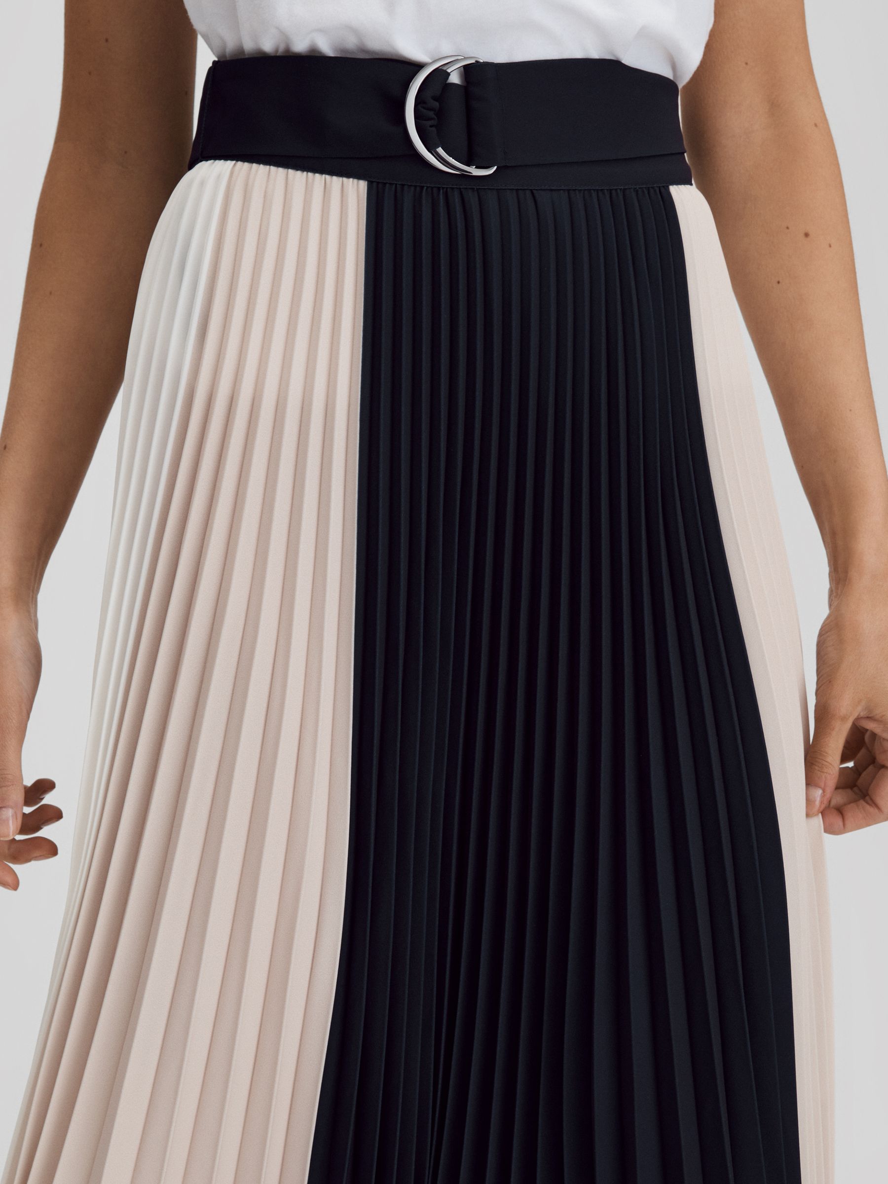 Colourblock Pleated Midi Skirt in Navy/Nude - Image 4 of 6