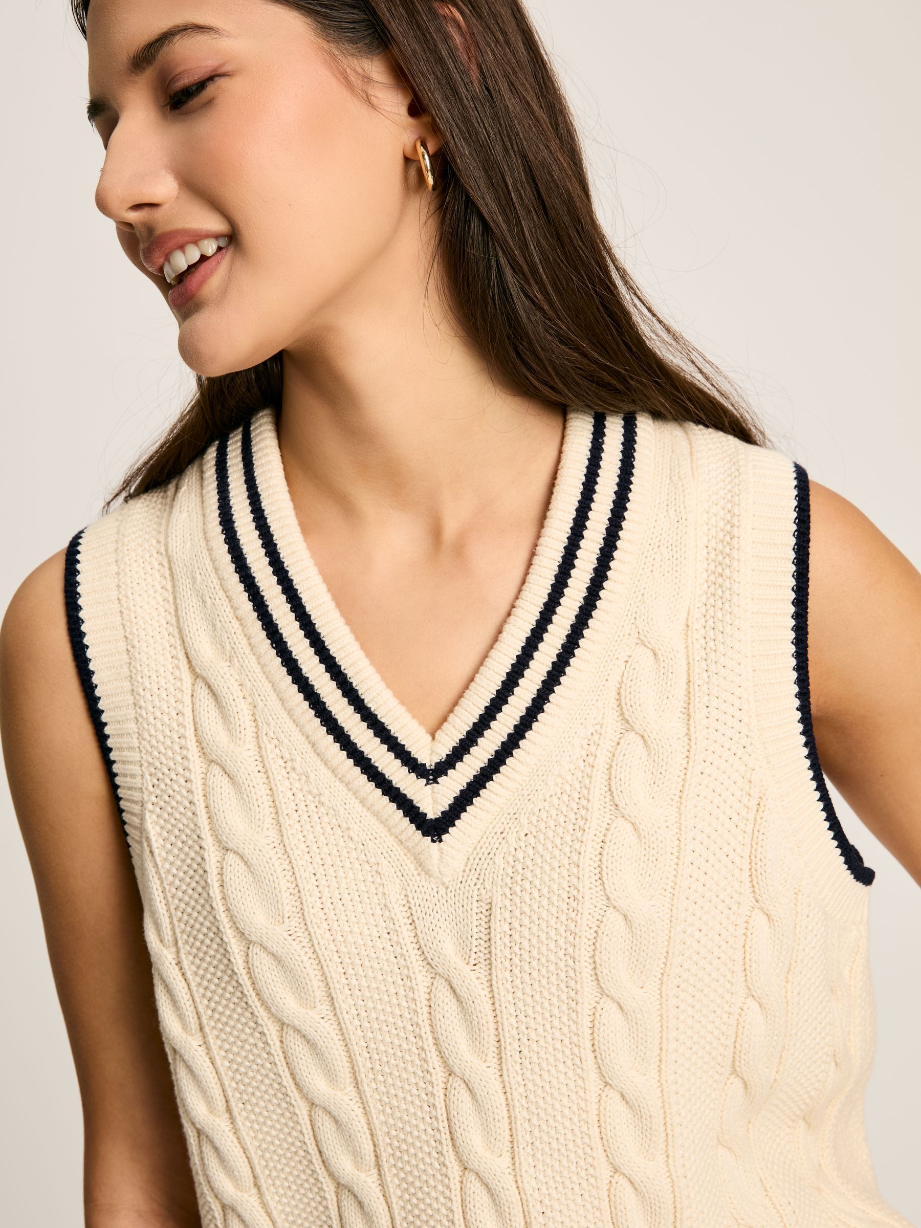 Deuce Cream Cable Knitted V-Neck Vest - Image 4 of 5