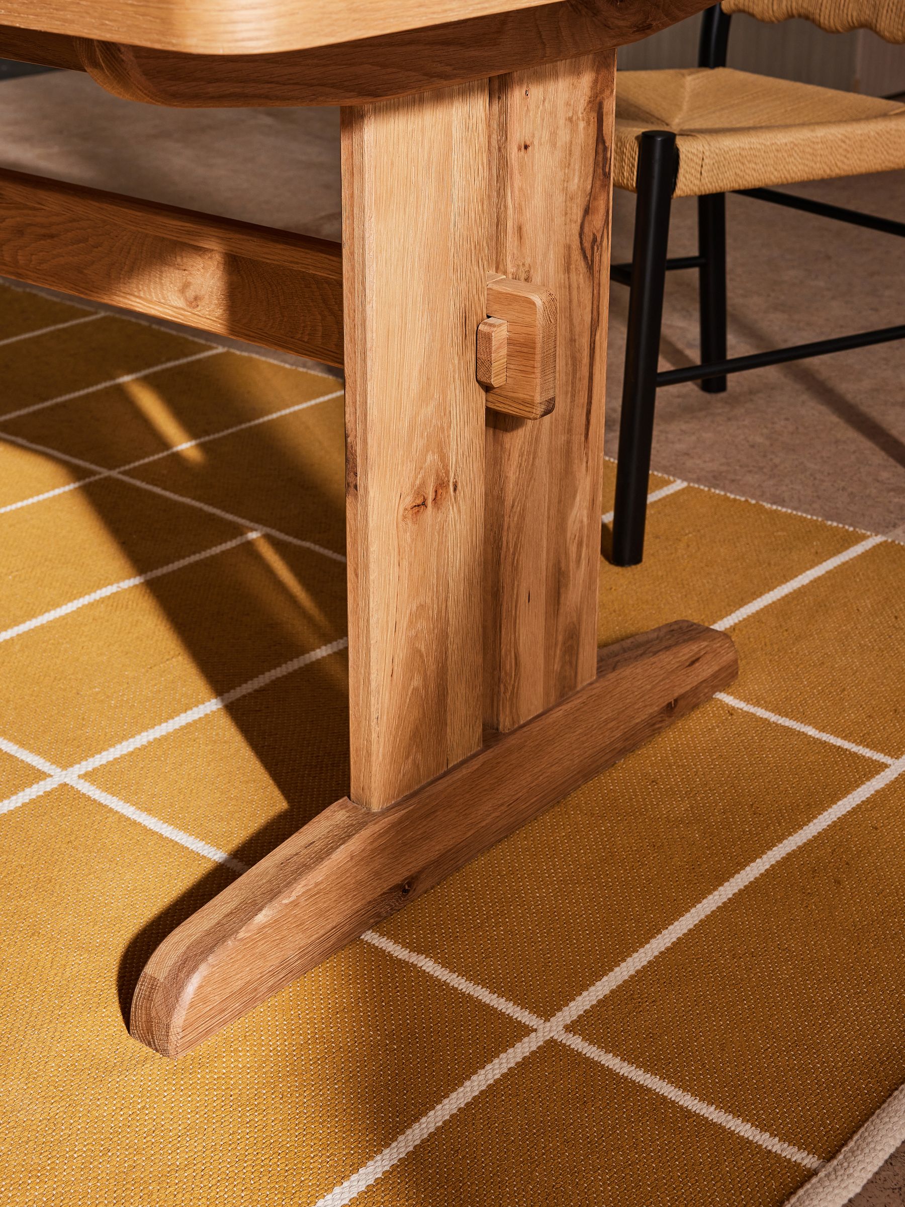 Quinn 6 to 8 Seater Dining Table in Oak - Image 3 of 4