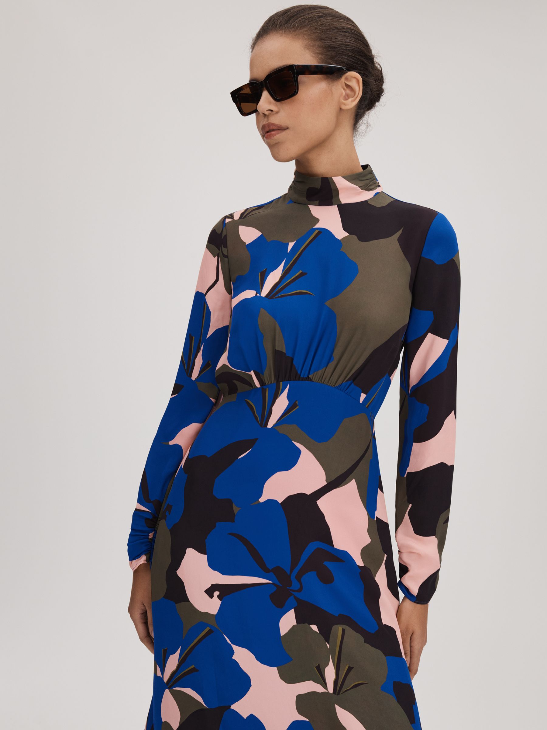 Florere Printed Zip Cuff Midi Dress in Multi - Image 3 of 7