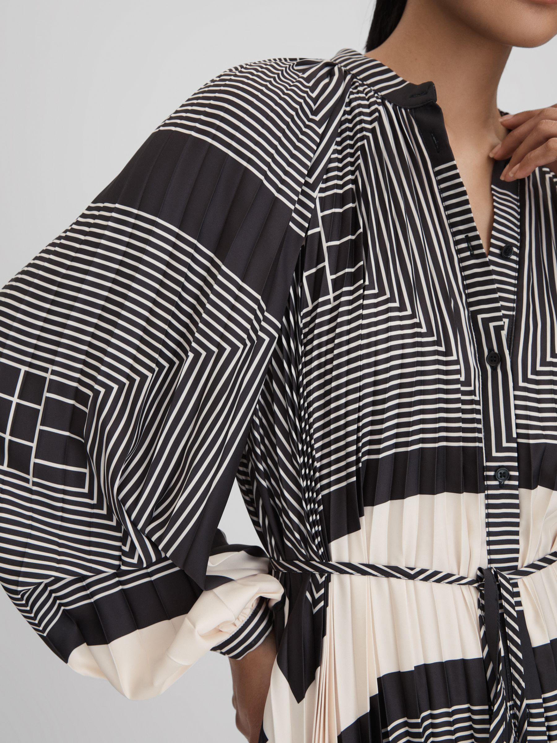 Printed Pleated Mini Dress in Black/White - Image 4 of 6