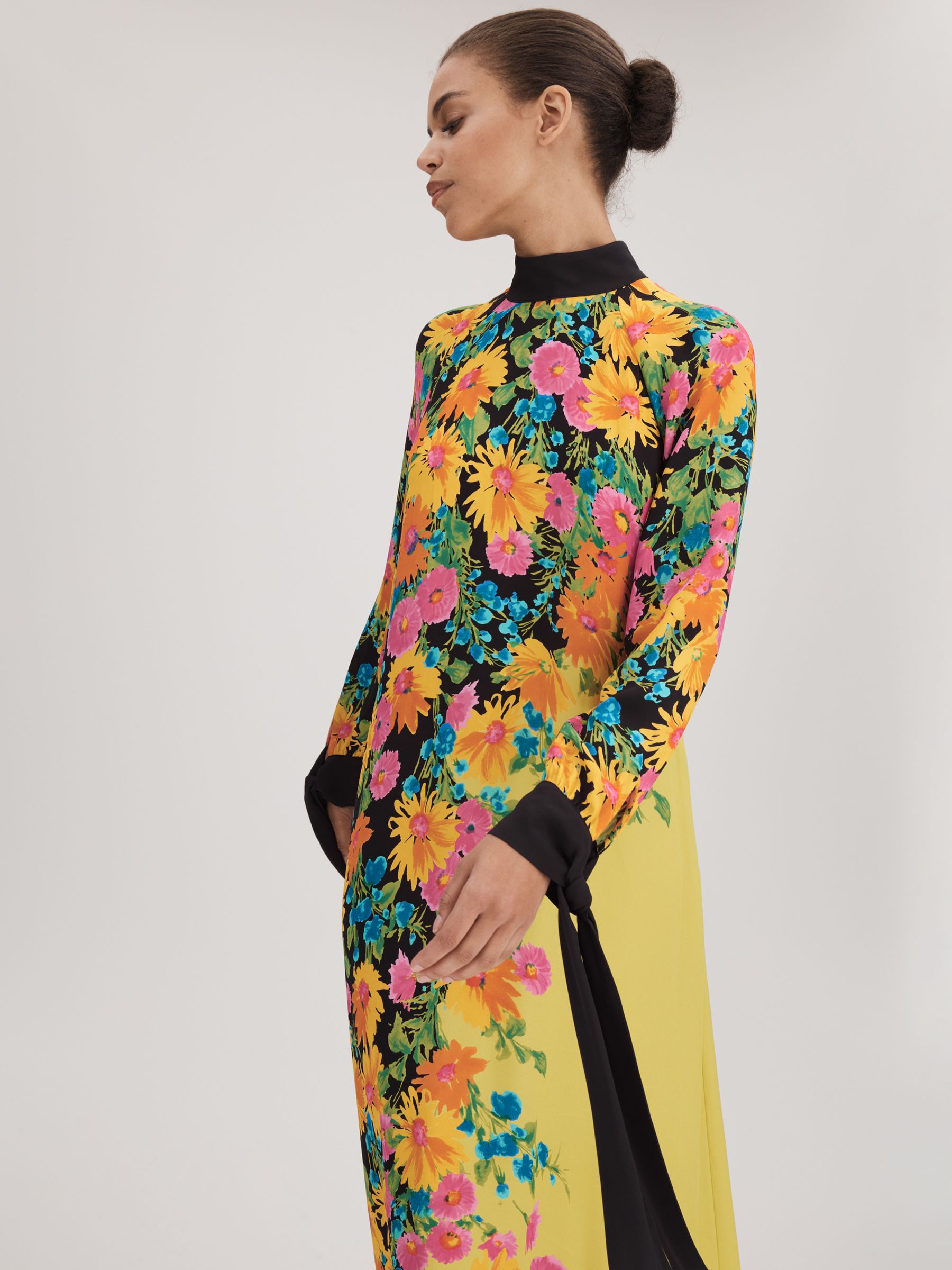 Florere Printed Tie Cuff Maxi Dress in Multi - Image 5 of 8