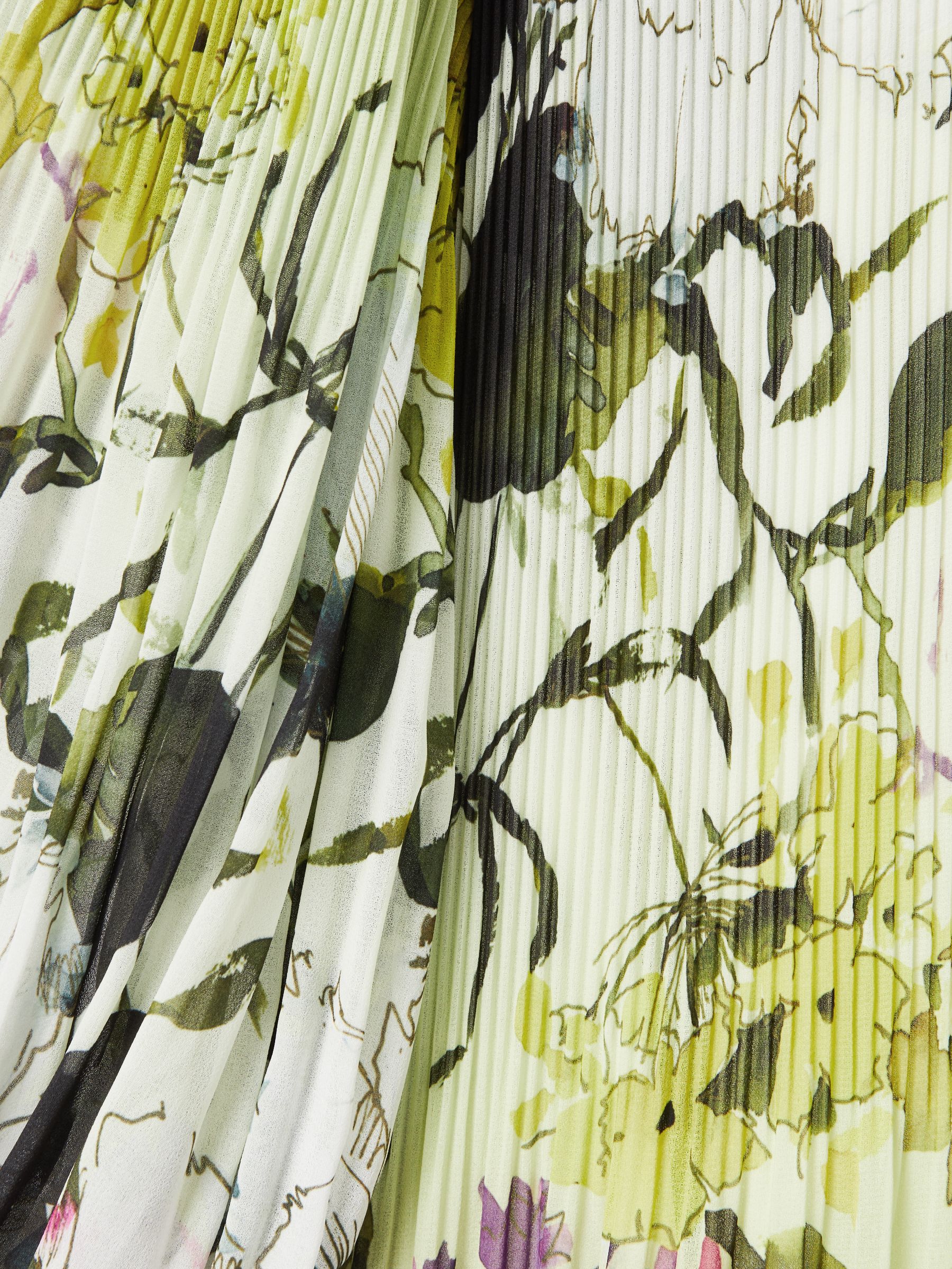 Florere Printed Blouson Sleeve Midi Dress in Multi - Image 6 of 6