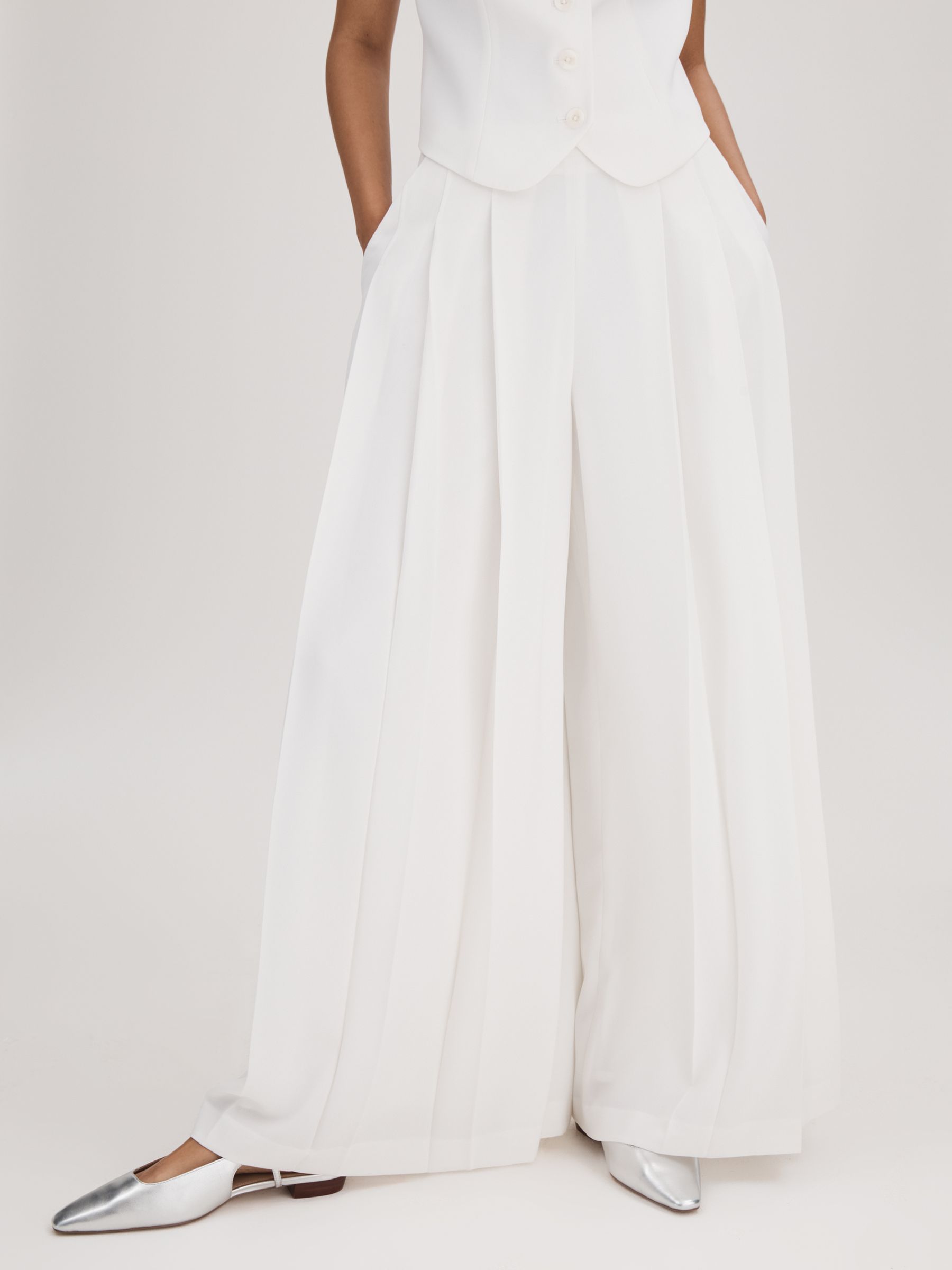 Florere Pleated Wide Leg Trousers in Ivory - Image 3 of 7