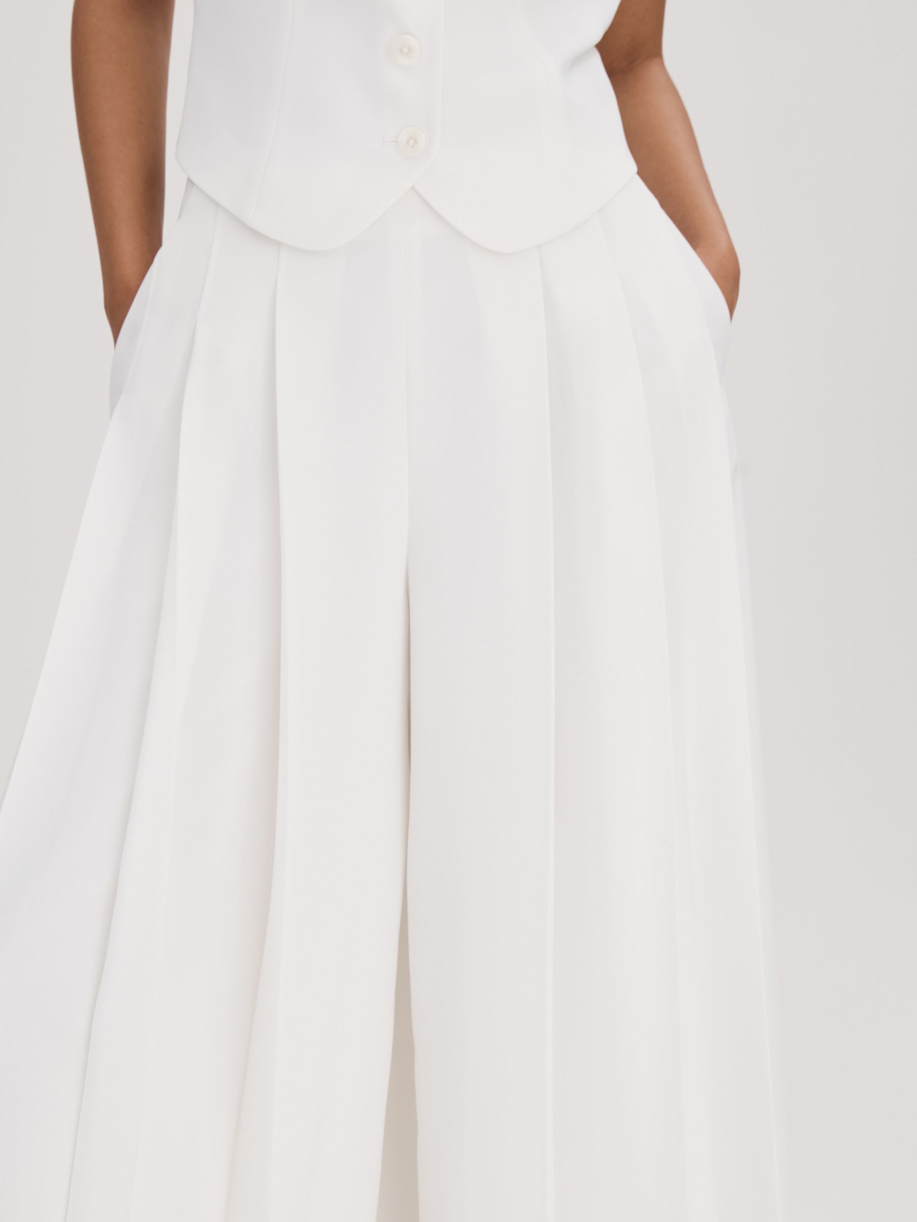 Florere Pleated Wide Leg Trousers in Ivory - Image 4 of 7