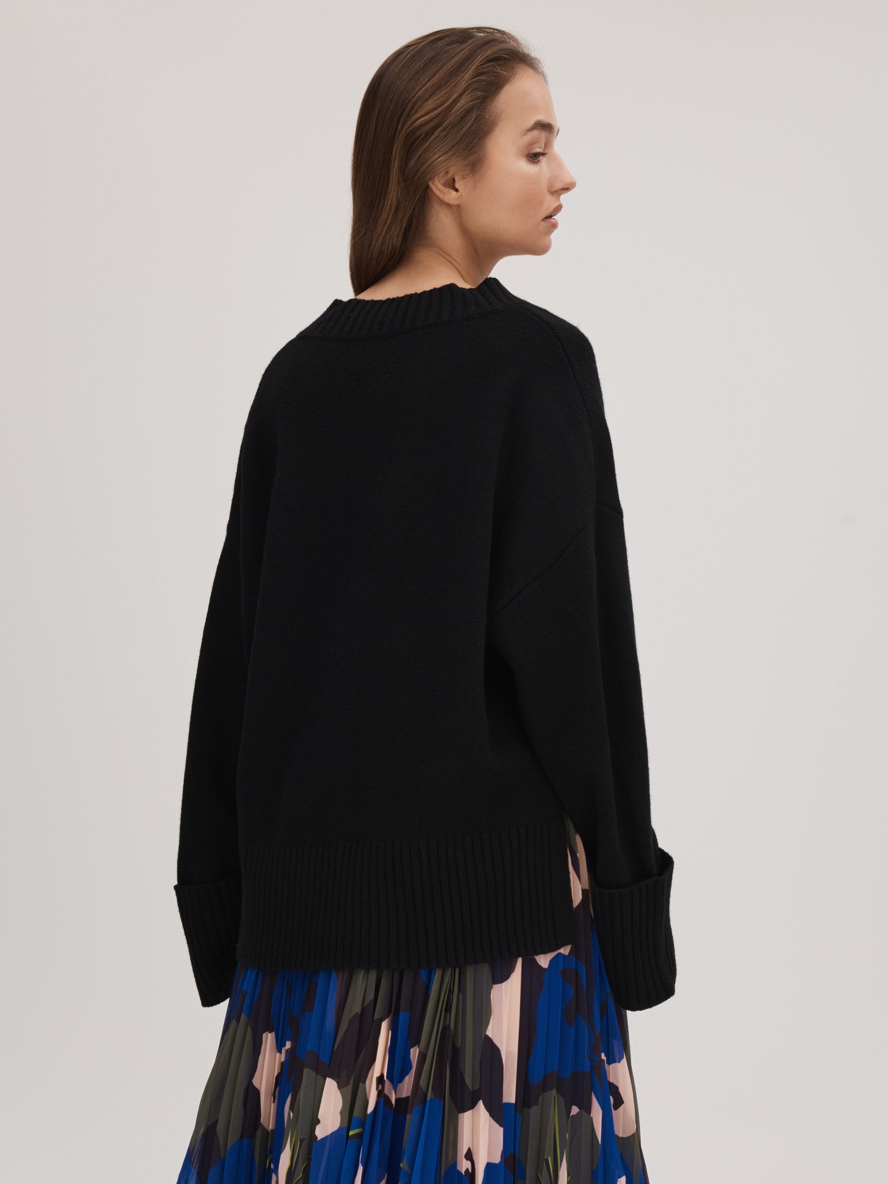 Florere Oversized V-Neck Jumper in Black - Image 4 of 6