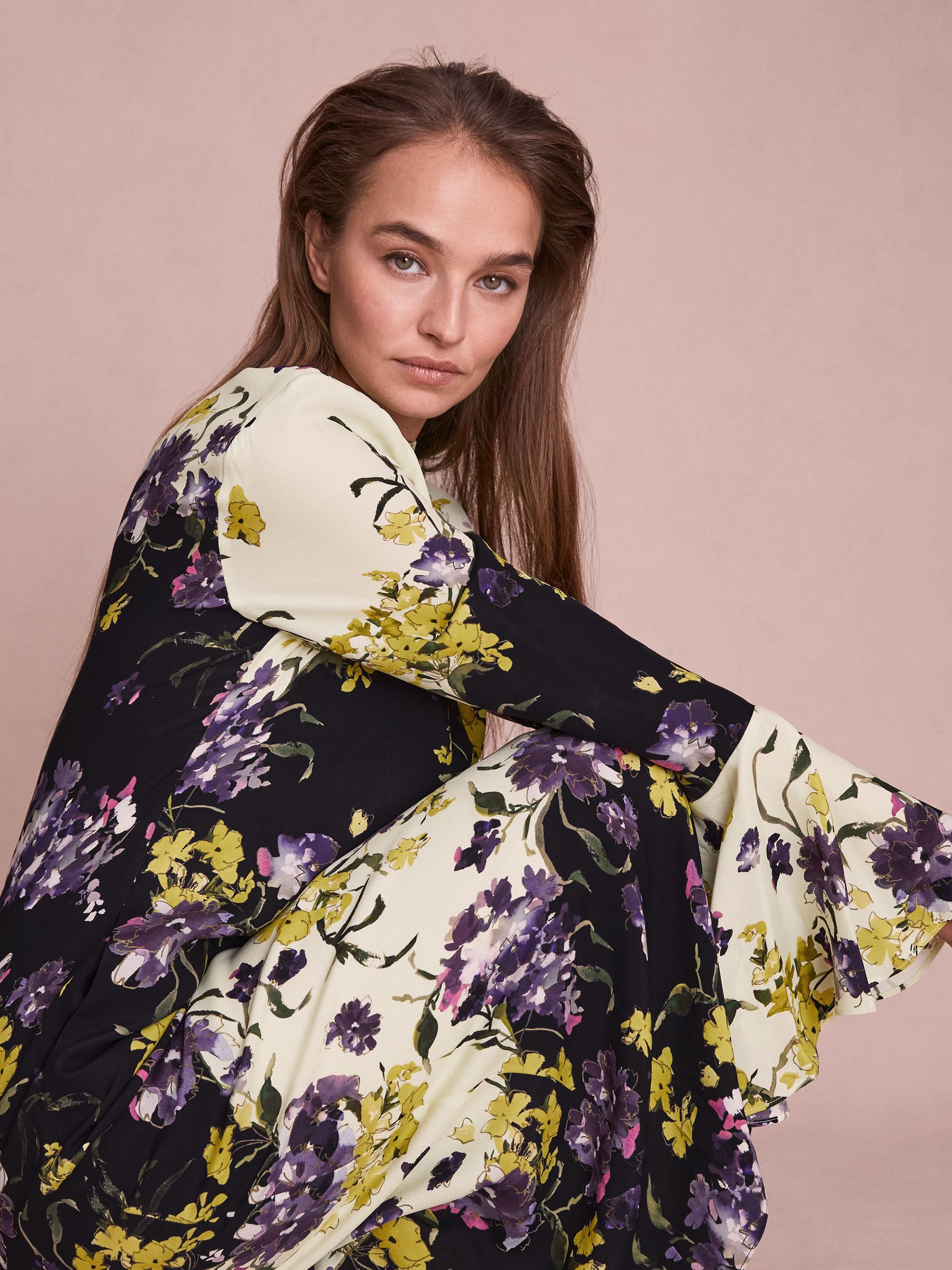 Florere Printed Fluted Cuff Midi Dress in Multi - Image 4 of 8