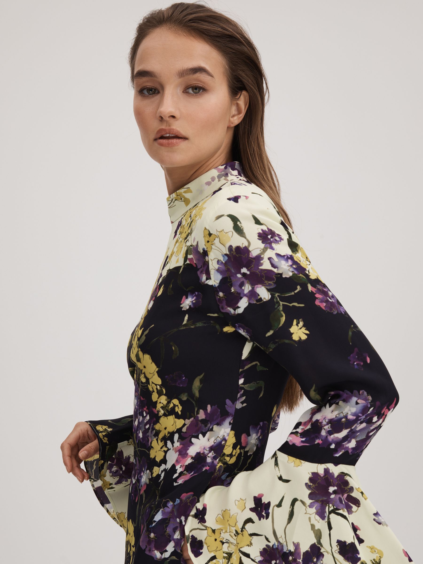 Florere Printed Fluted Cuff Midi Dress in Multi - Image 5 of 8