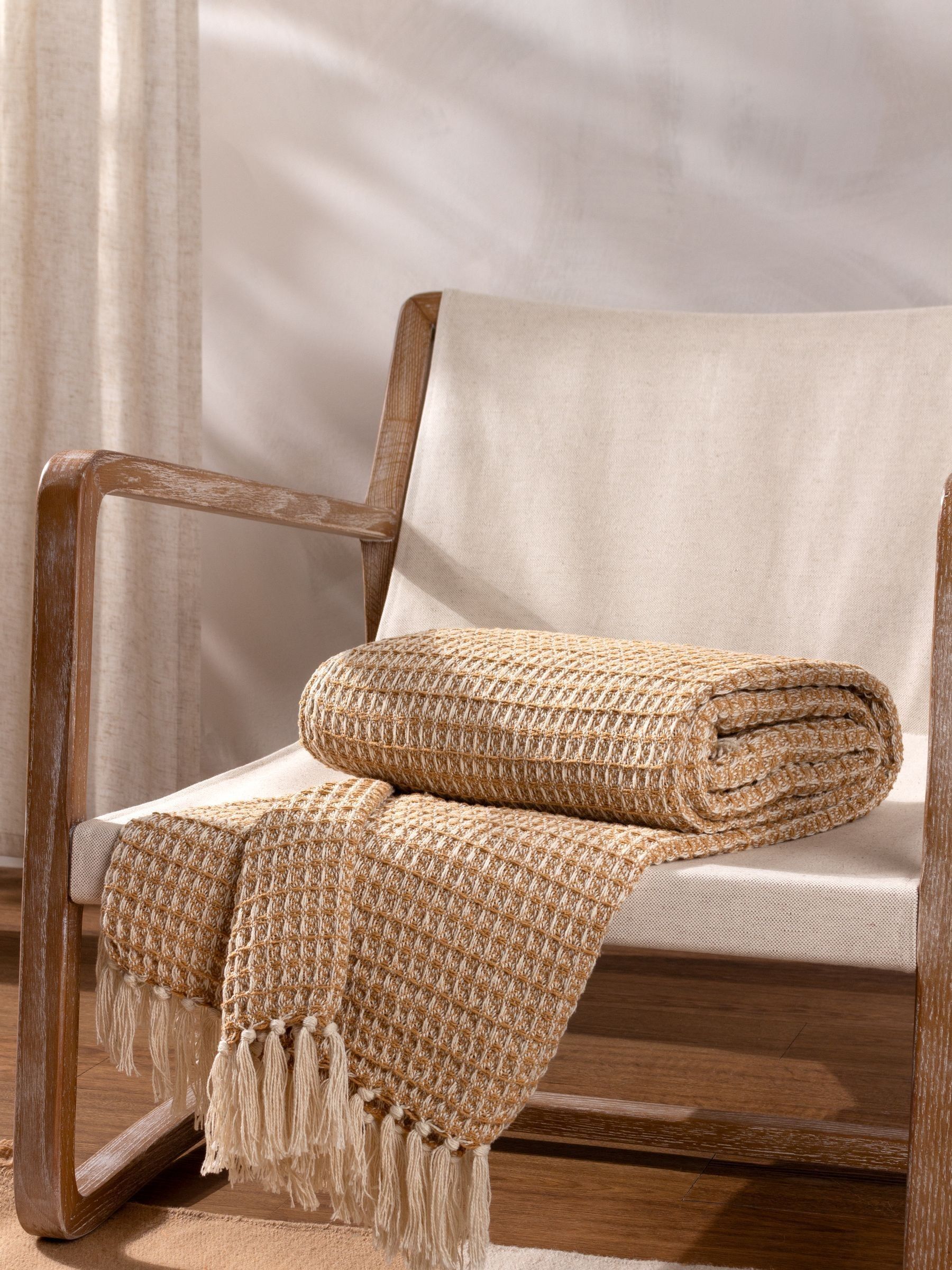 Yard Honey Lorne Waffle Fringed 100% Cotton Throw - Image 3 of 4