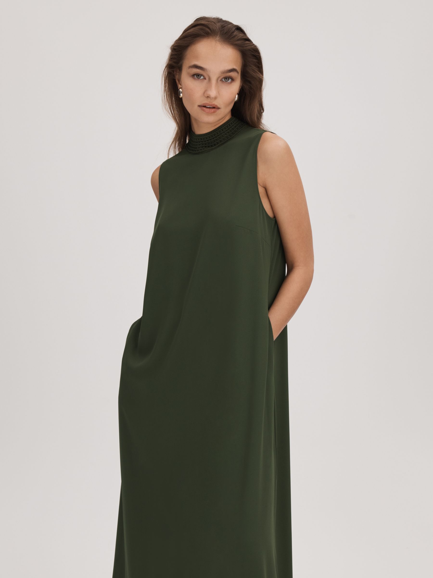 Florere High Neck Maxi Dress in Khaki - Obrázek 3 z 6