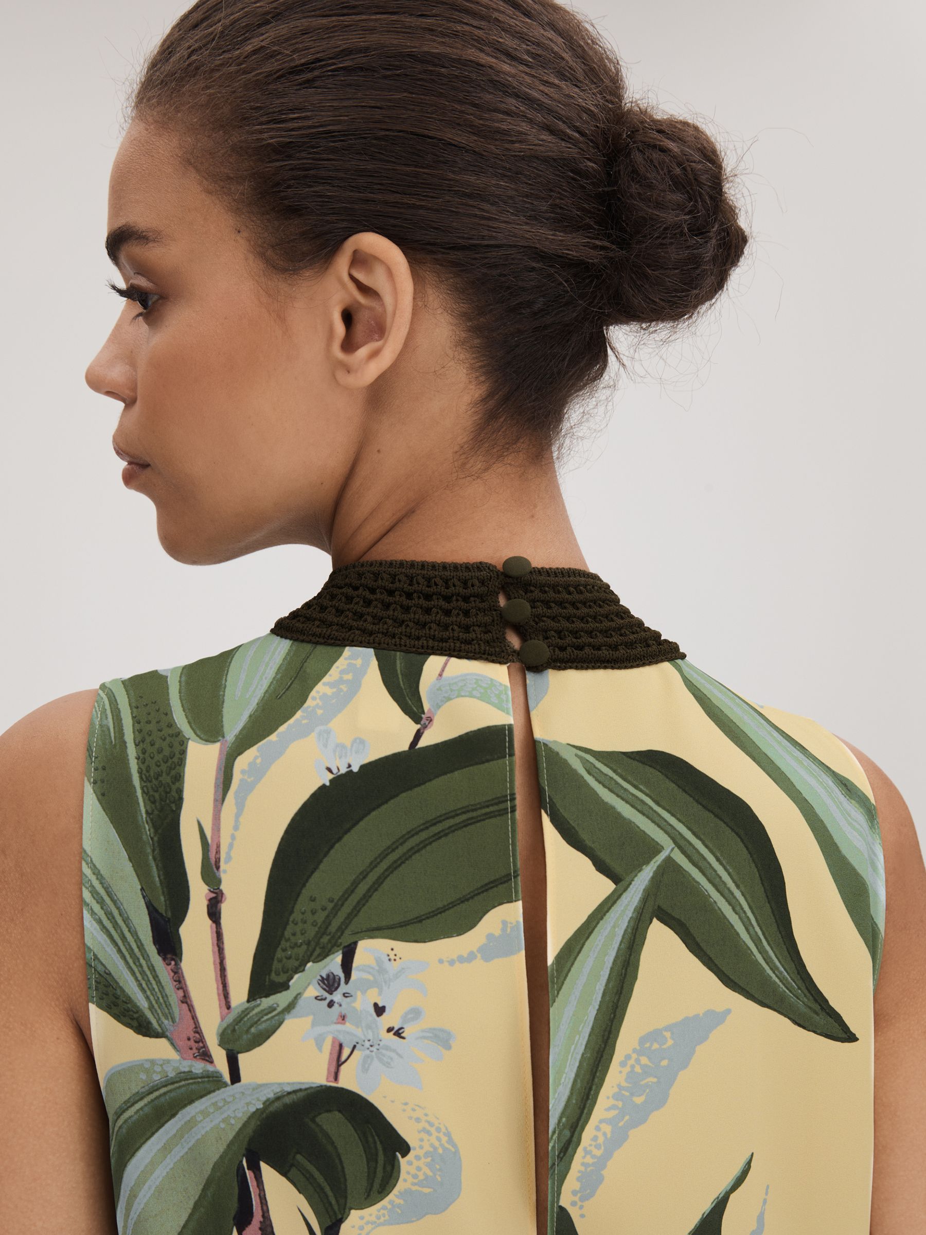 Florere Printed High Neck Maxi Dress in Pale Yellow - Image 5 of 8