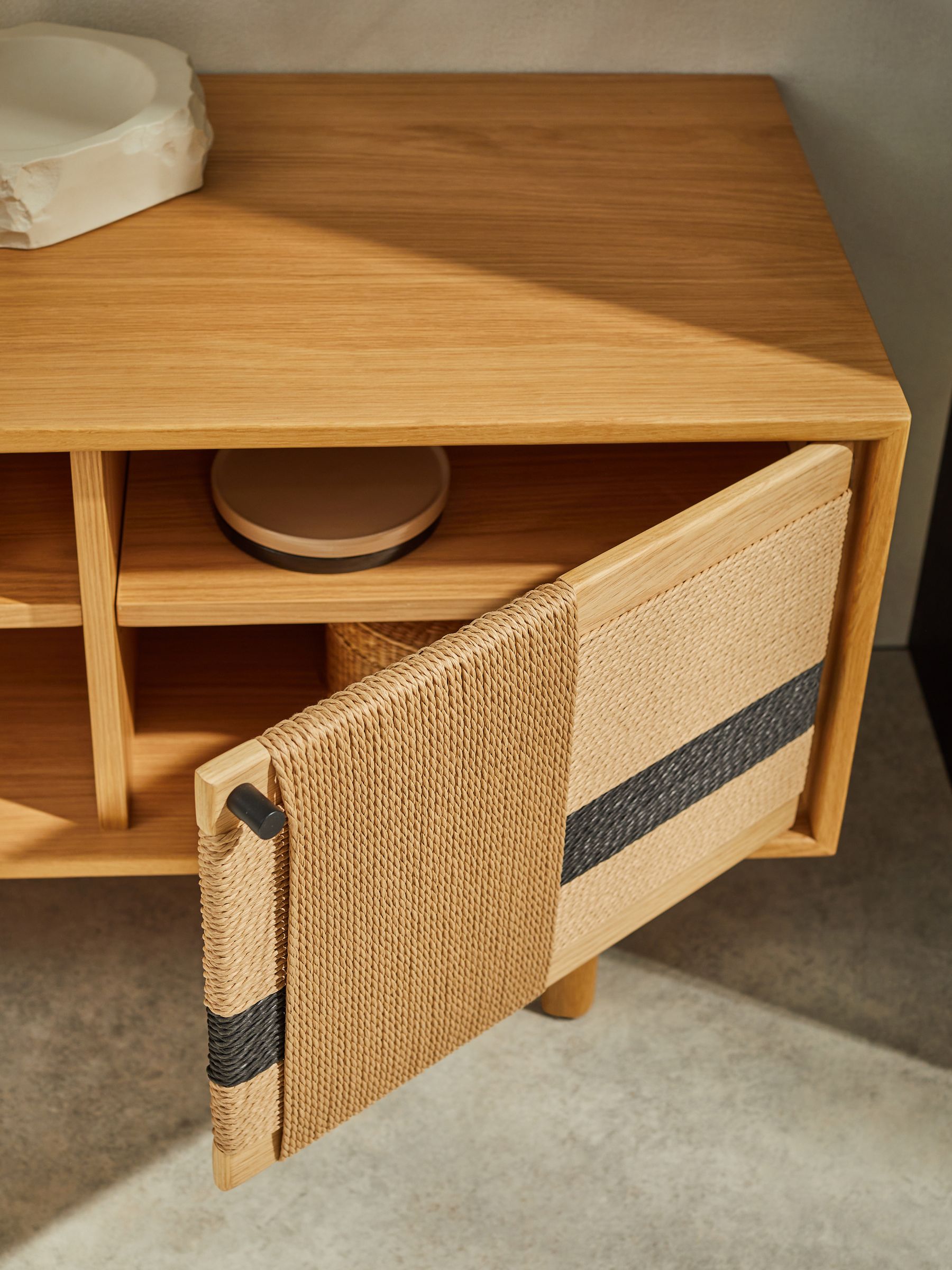 Eden TV Unit in Oak - Image 3 of 3