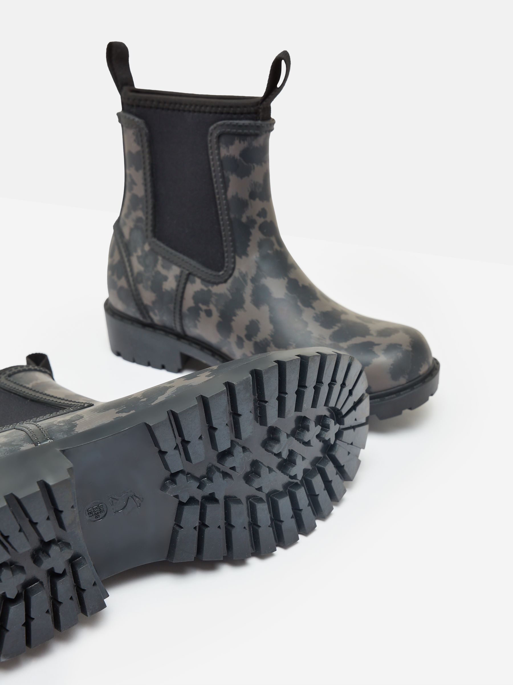 Oakfield Black/Animal Short Neoprene-Lined Ankle Wellies - Image 5 of 6