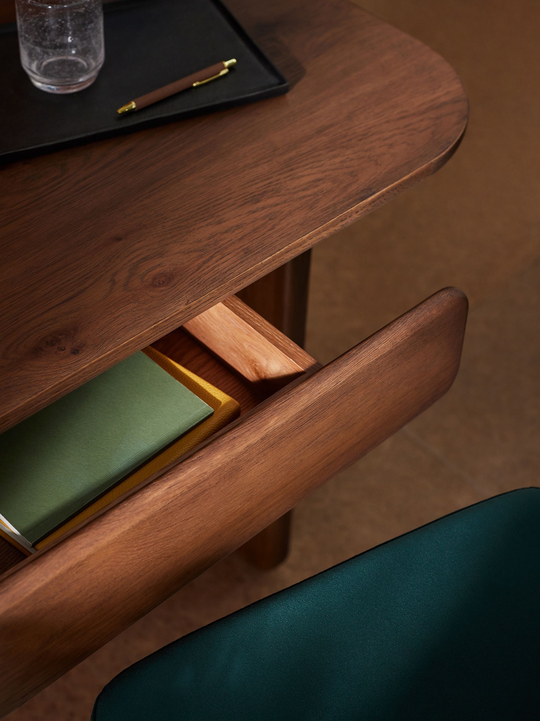 Nyla Desk in Dark Stain Oak - Image 3 of 4