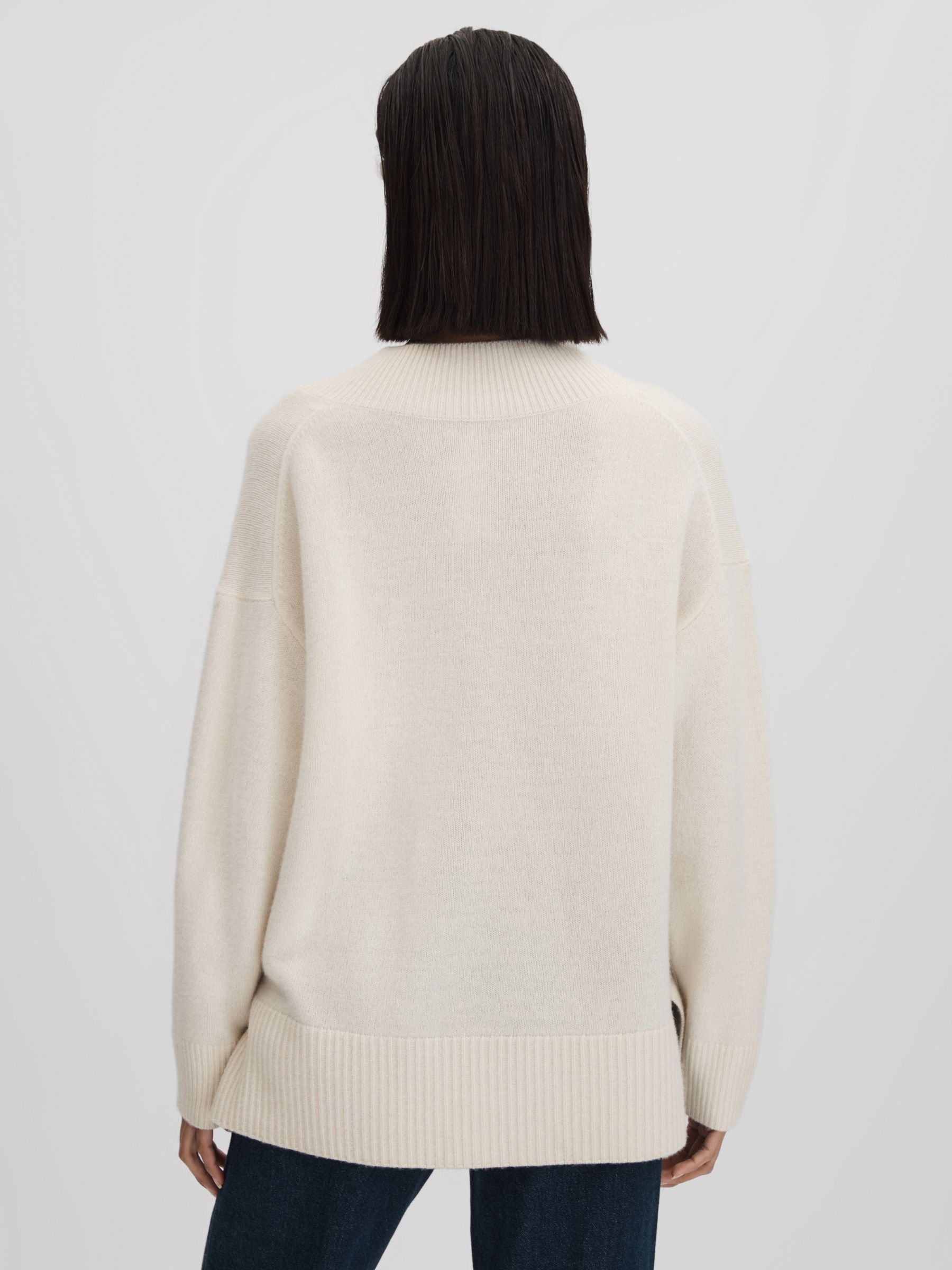 Oversized Wool Cashmere V-Neck Jumper in Ivory - Image 5 of 7