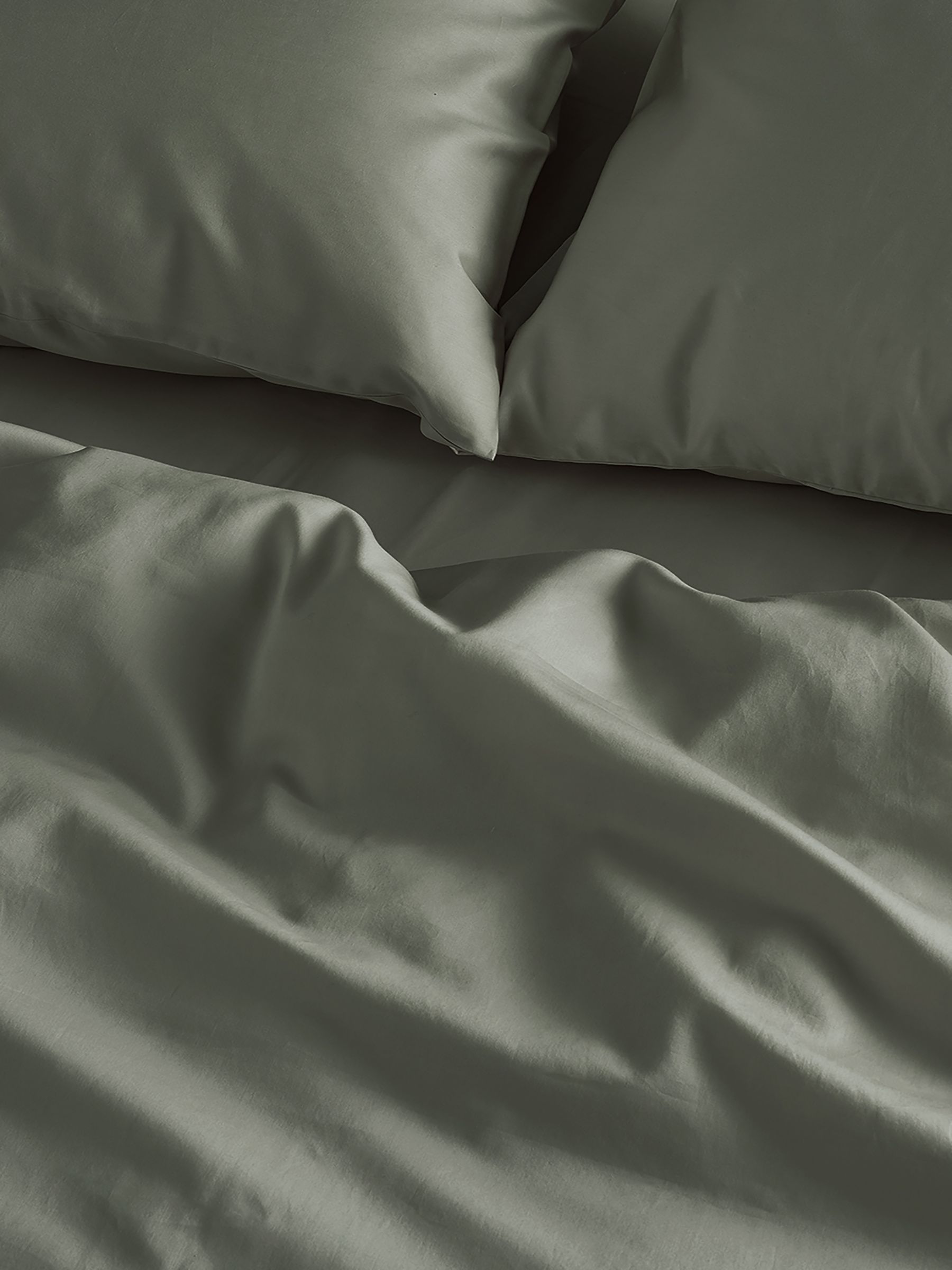 Bedfolk Set of 2 Green Luxe Cotton Pillowcases - Image 3 of 5