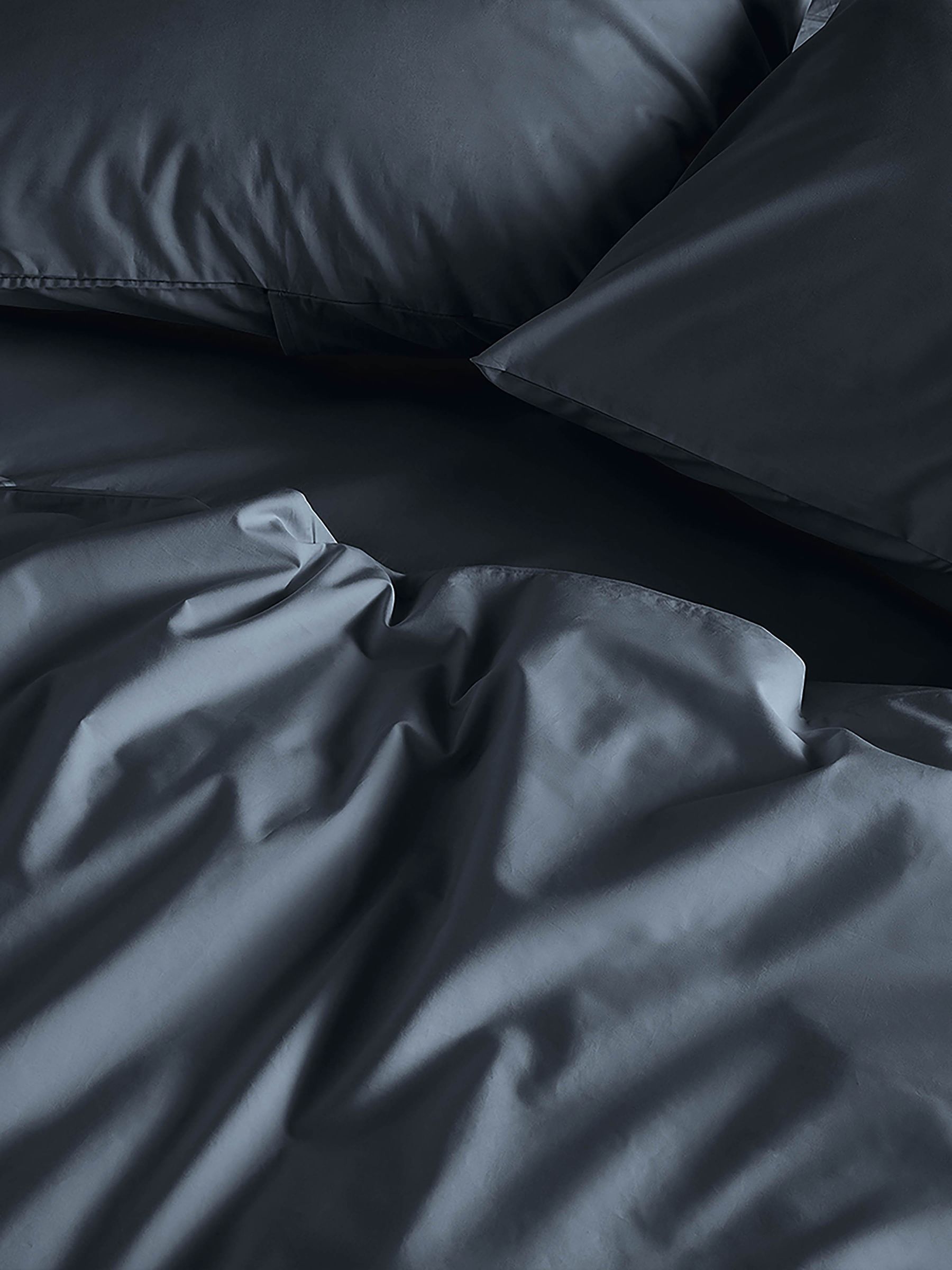 Bedfolk Set of 2 Blue Classic Cotton Pillowcases - Image 6 of 6