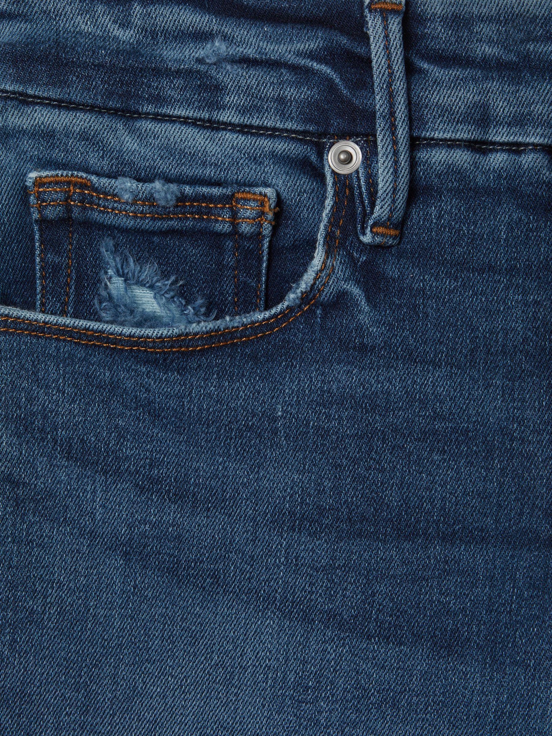 Good American Distressed Skinny Jeans in Indigo - Image 8 of 8