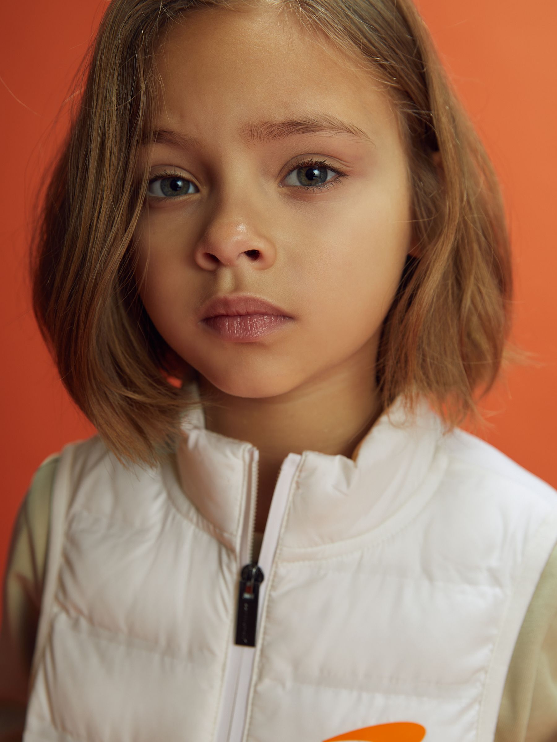 9-13 yrs McLaren F1 Hybrid Quilt and Knit Gilet in White - Image 7 of 12