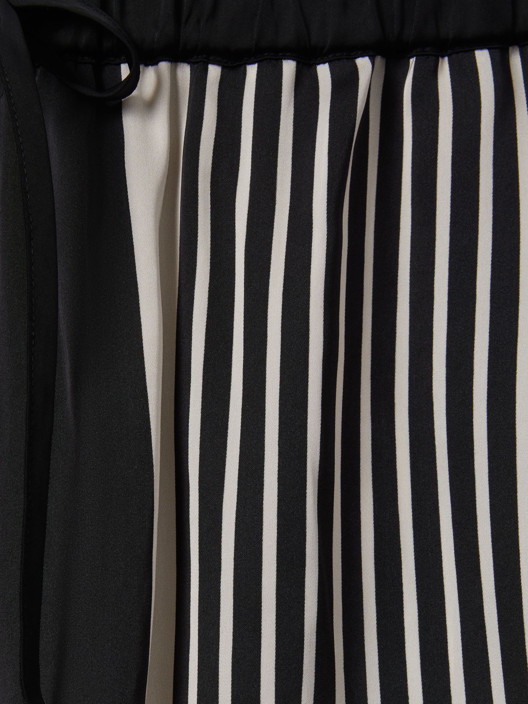 Printed Drawstring Shorts in Black - Image 6 of 6