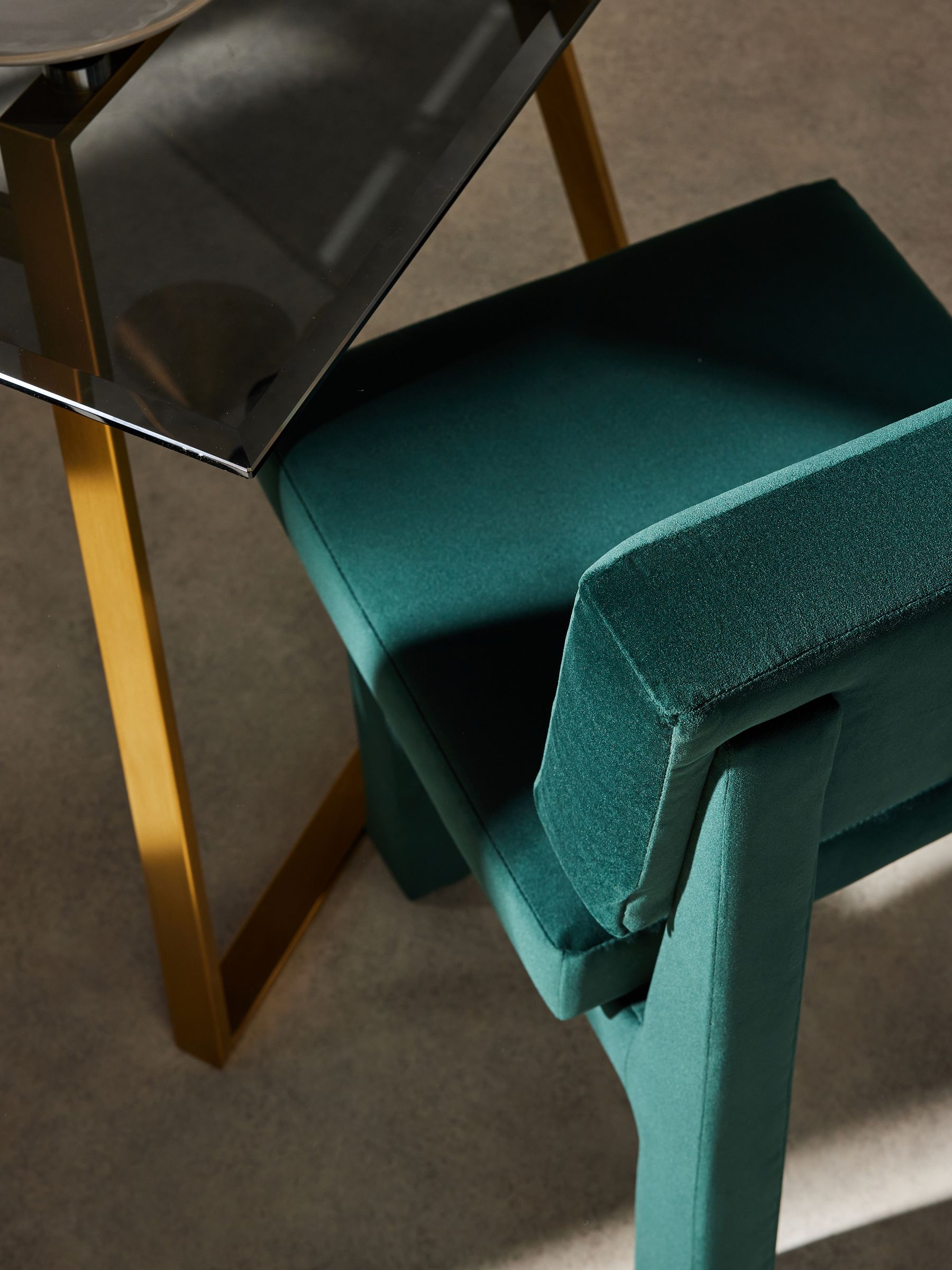 Set of 2 Savea Dining Chairs in Dark Green - Image 3 of 4