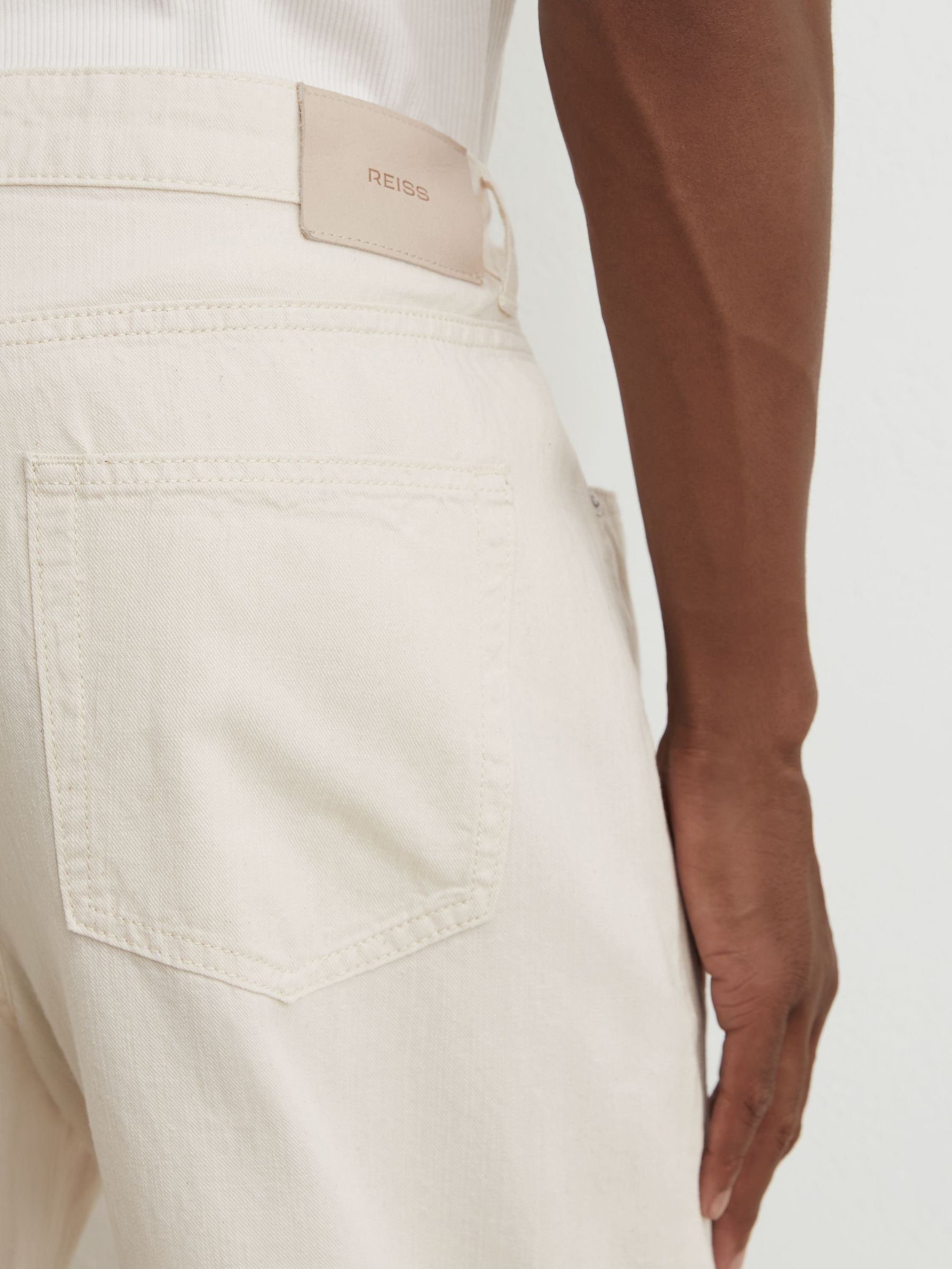 Barrel-Leg Jeans in White - Image 6 of 7