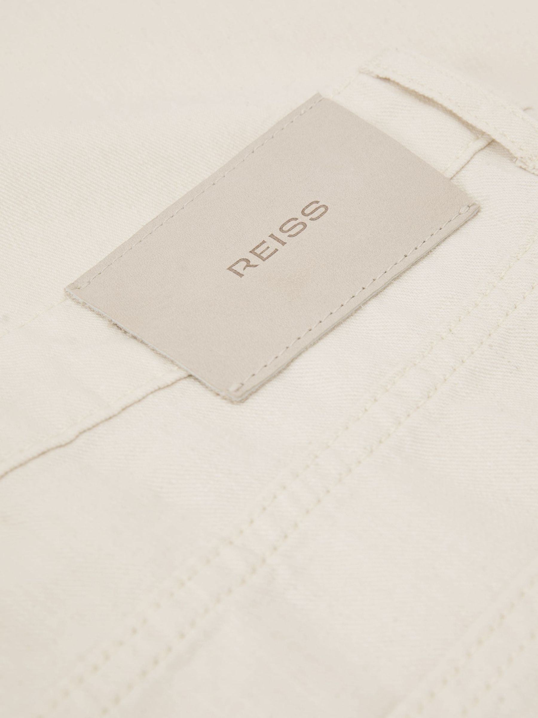 Barrel-Leg Jeans in White - Image 7 of 7