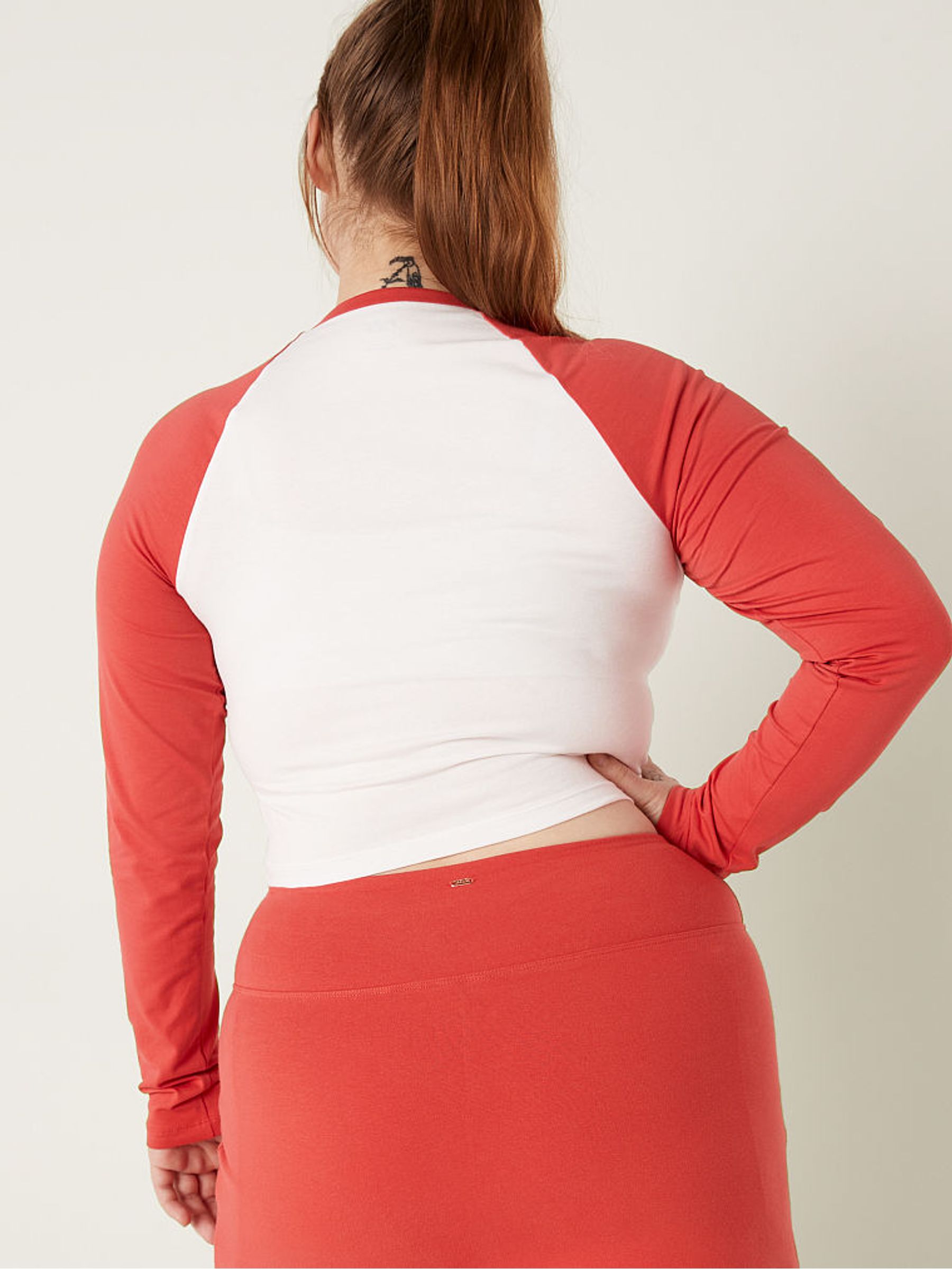 Red and White Long Sleeve Crop T-Shirt - Image 2 of 4