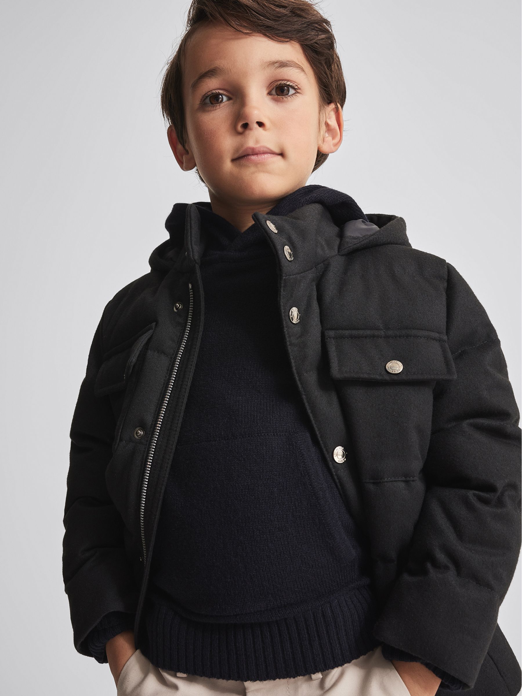 Hooded Puffer Jacket in Navy - 圖片 4/6