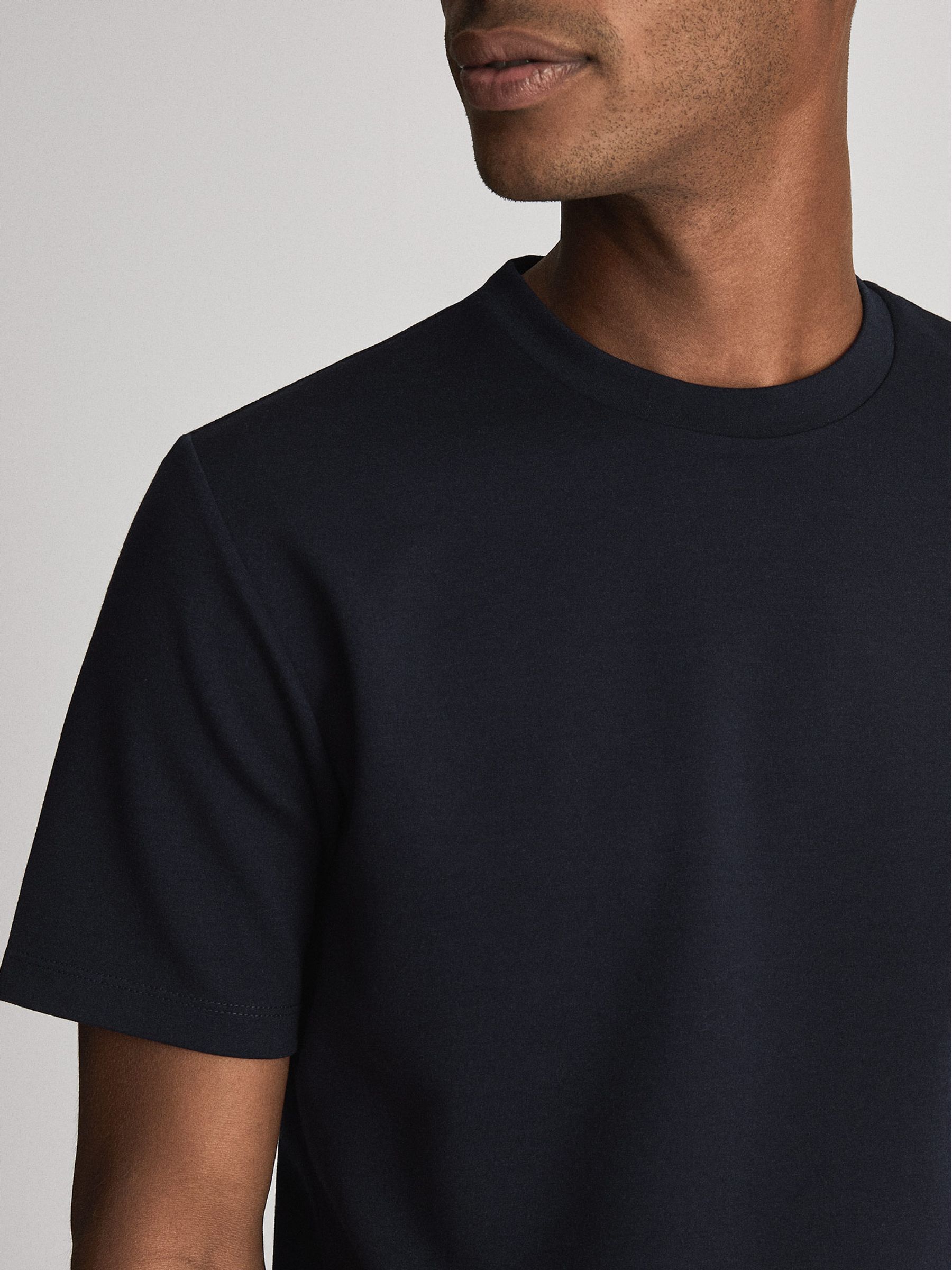 Regular Fit Crew Neck T-shirt in Navy - Image 3 of 5