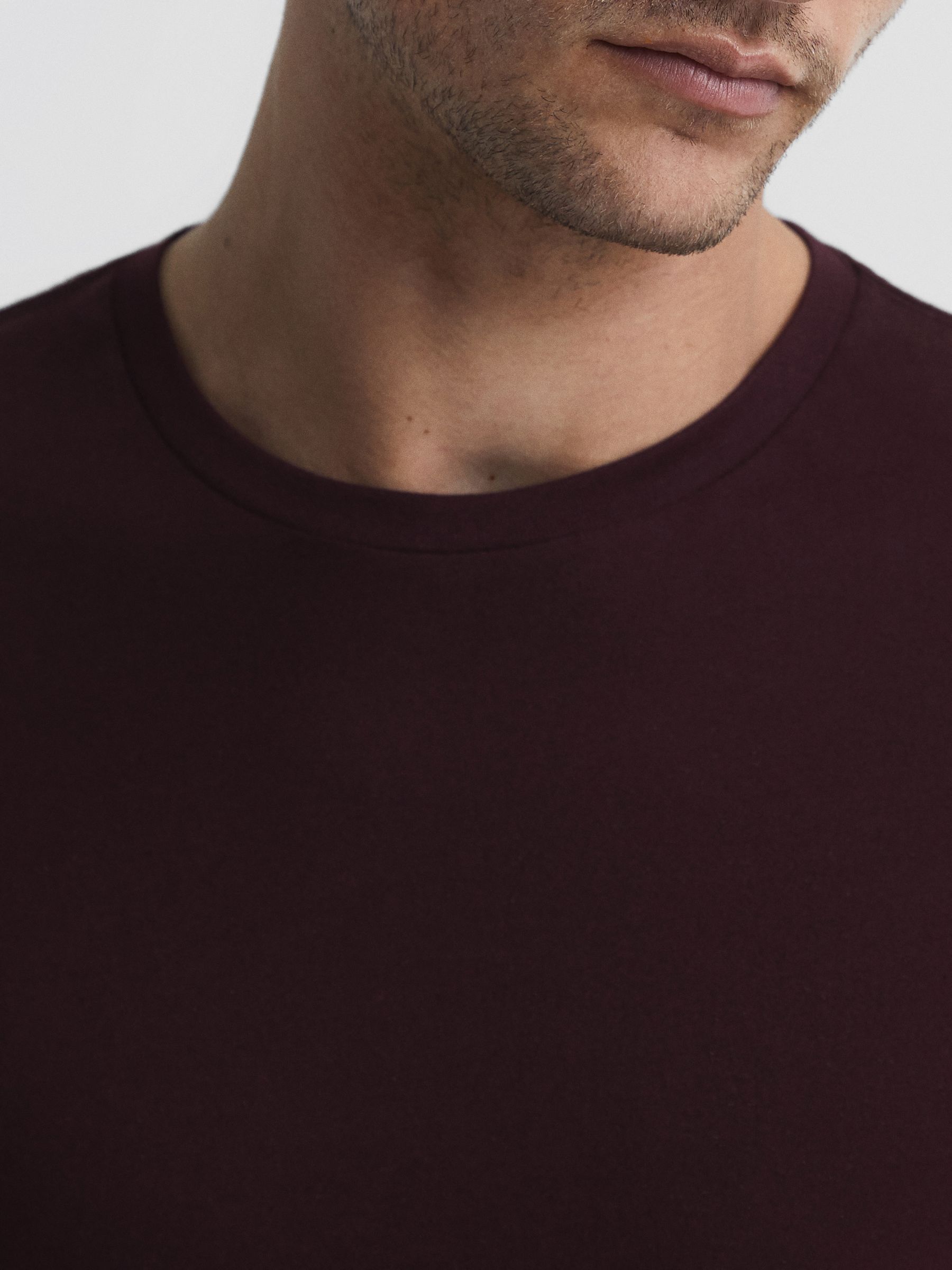 Crew Neck T-shirt in Bordeaux - Image 4 of 7