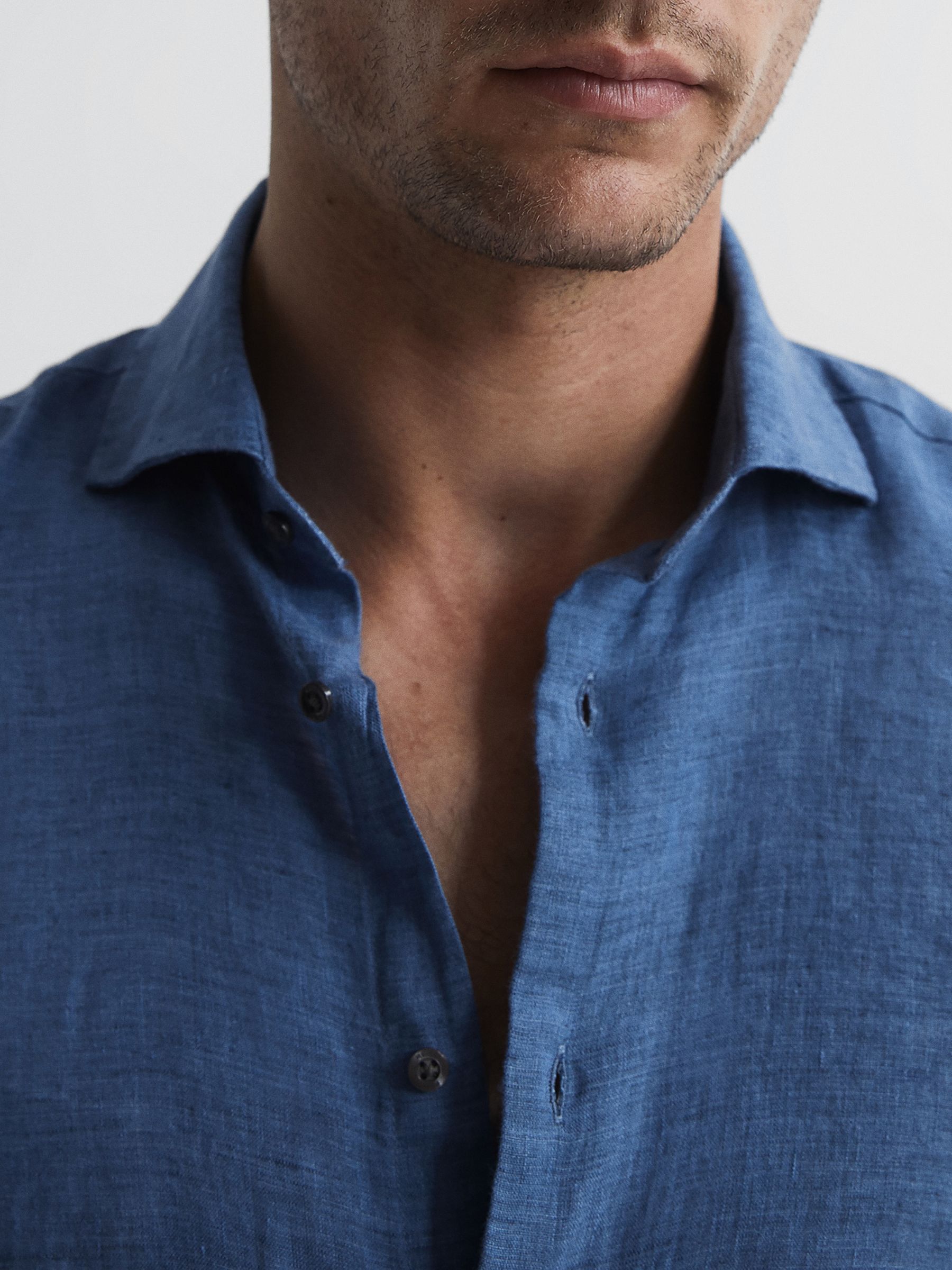 Linen Button-Through Shirt in Cornflower Blue - Image 4 of 6
