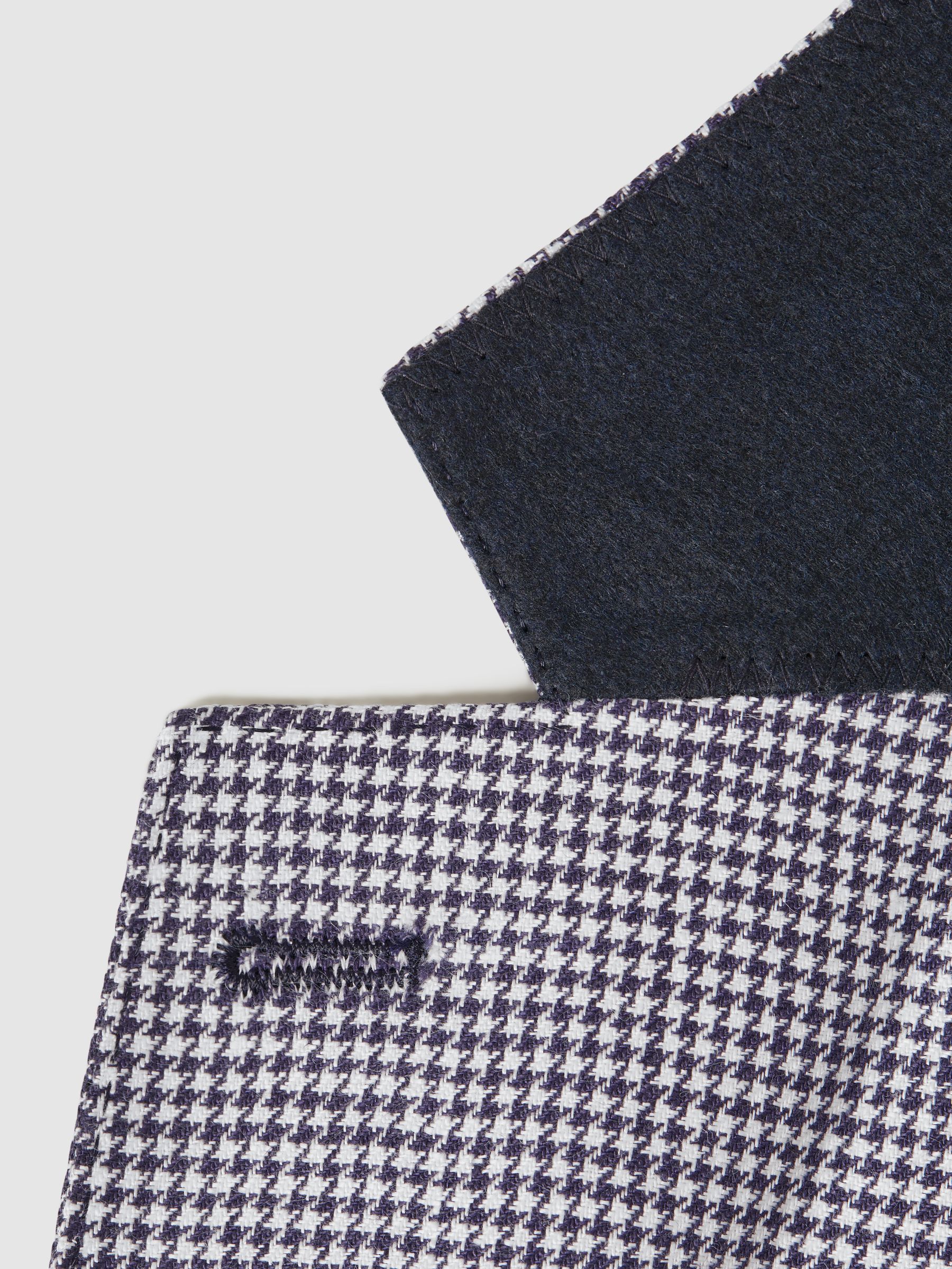 Linen Single Breasted Dogtooth Blazer in Navy - Image 5 of 6