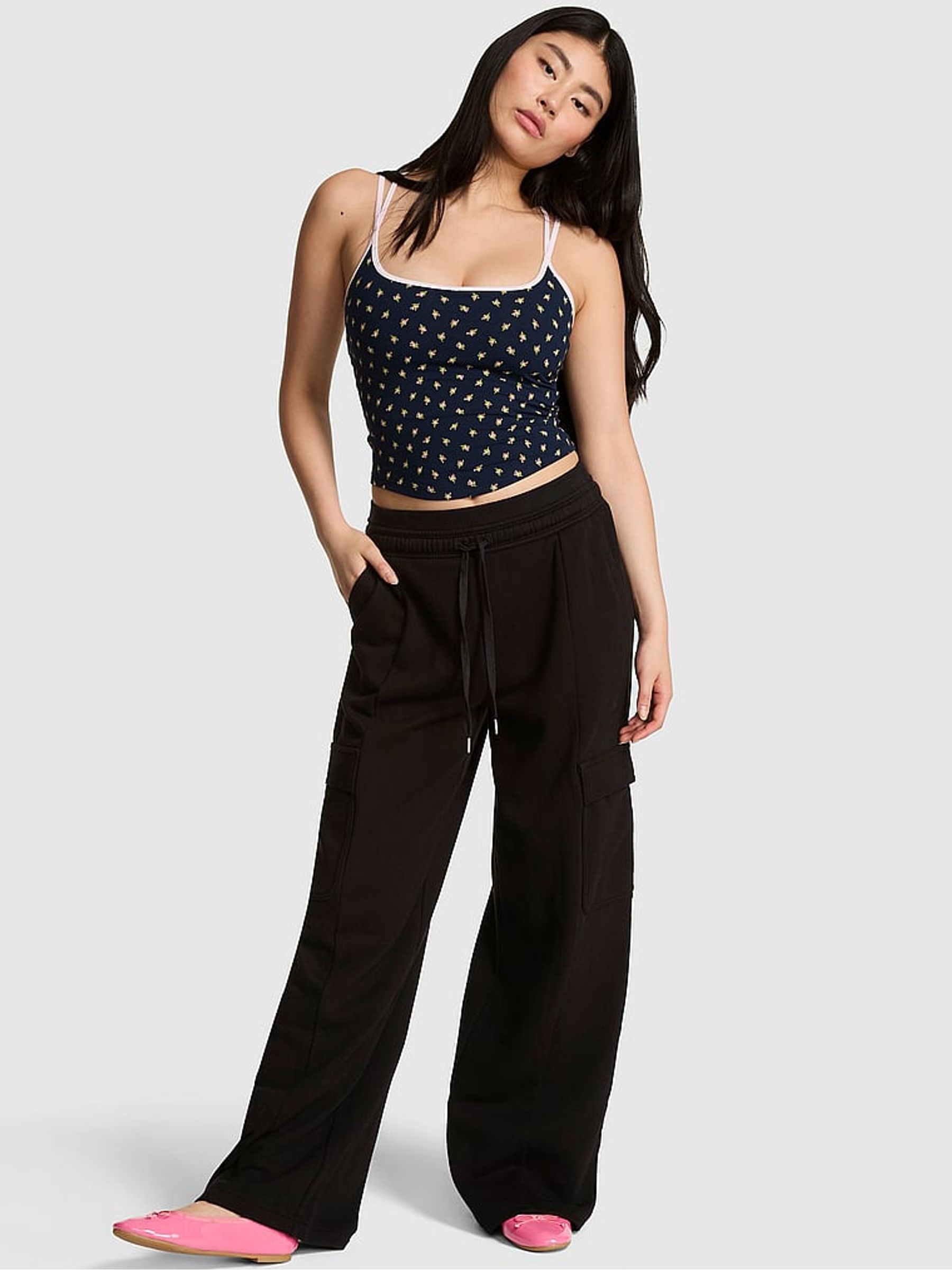 Black Wide Leg Fleece Cargo Joggers - Image 1 of 2 Black Wide Leg Fleece Cargo Joggers - Image 1 of 2