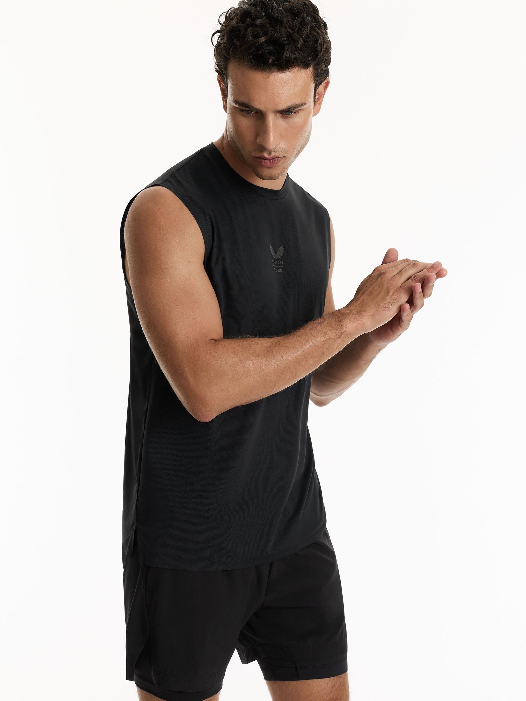 Reiss | Gilet de performance Castore en Castore Noir/Iridescent Cas - Image 6 de 10