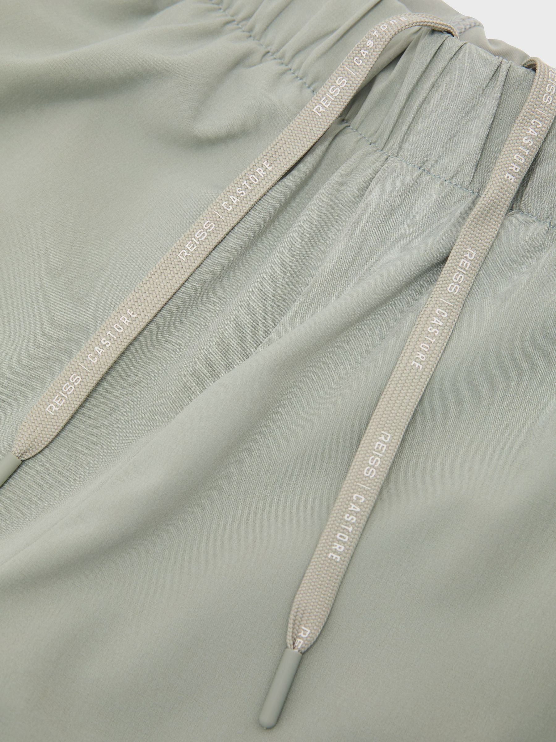 Reiss | Castore 2-in-1 Technical Training Shorts in Light Green - Image 3 de 11