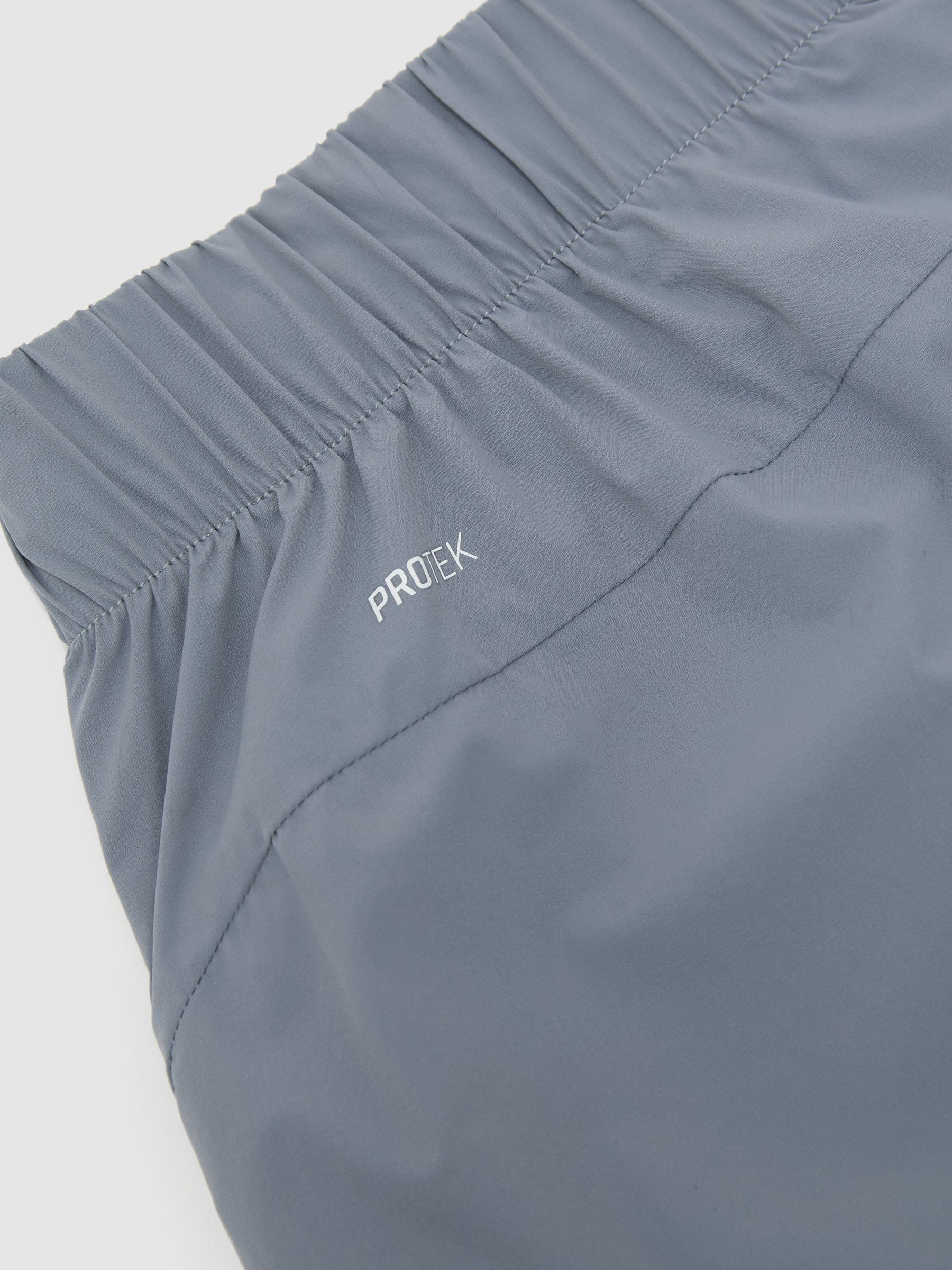Reiss | Castore 5-Inch Training Shorts in Blue - Image 8 de 9